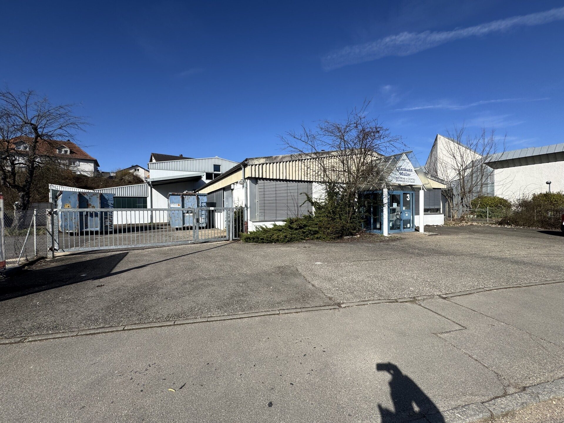 Ingo Leibinger Immobilienvermittlung - Immobilienangebot - Tuttlingen - Alle - PROVISIONSFREI - 1.100 m² Powerfläche – Produktionshalle in gefragtem Gewerbegebiet in Tuttlingen