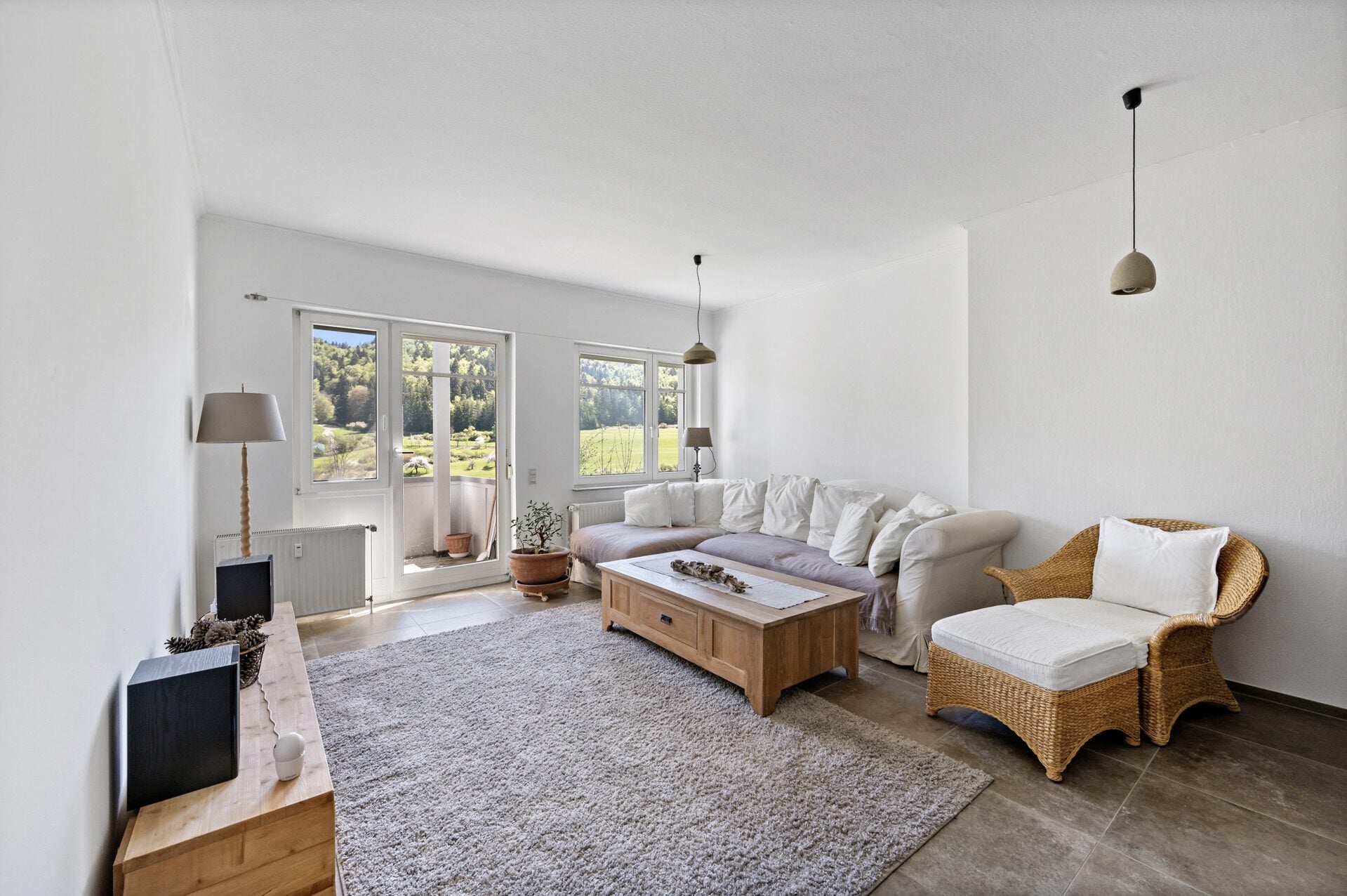 Ingo Leibinger Immobilienvermittlung - Immobilienangebot - Mühlheim an der Donau - Alle - PROVISIONSFREI- Ankommen, durchatmen, genießen – 3-Zimmerwohnung mit Weitblick ins Grüne