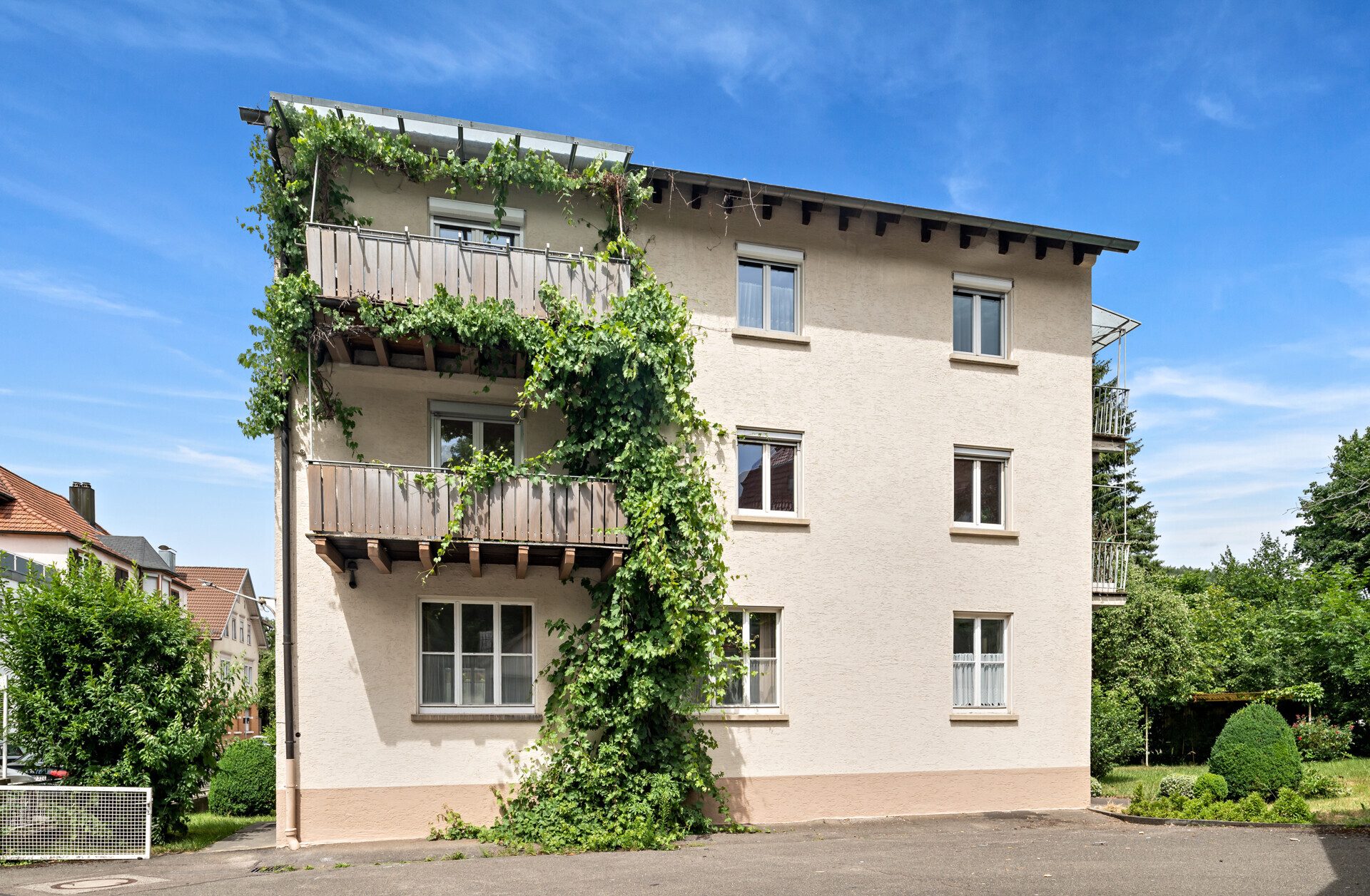 Ingo Leibinger Immobilienvermittlung - Immobilienangebot - Tuttlingen - Häuser - PROVISIONSFREI- Kapitalanlage mit Potenzial: Mehrfamilienhaus mit 4 Einheiten- bezugsfrei-