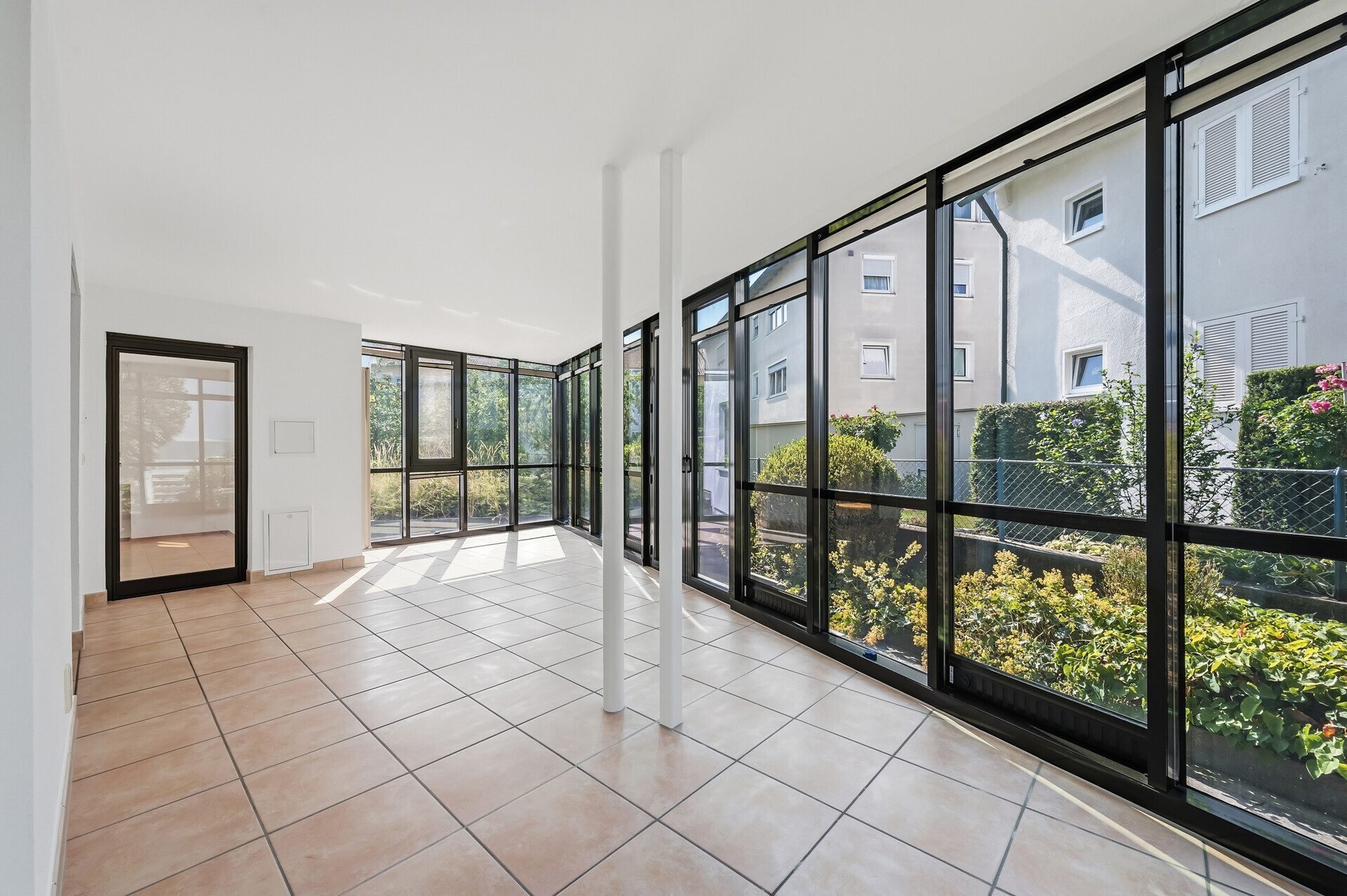 Ingo Leibinger Immobilienvermittlung - Immobilienangebot - Tuttlingen - Häuser - PROVISIONSFREI- Wohnimmobilie mit Zukunft: Drei Einheiten in attraktiver Lage