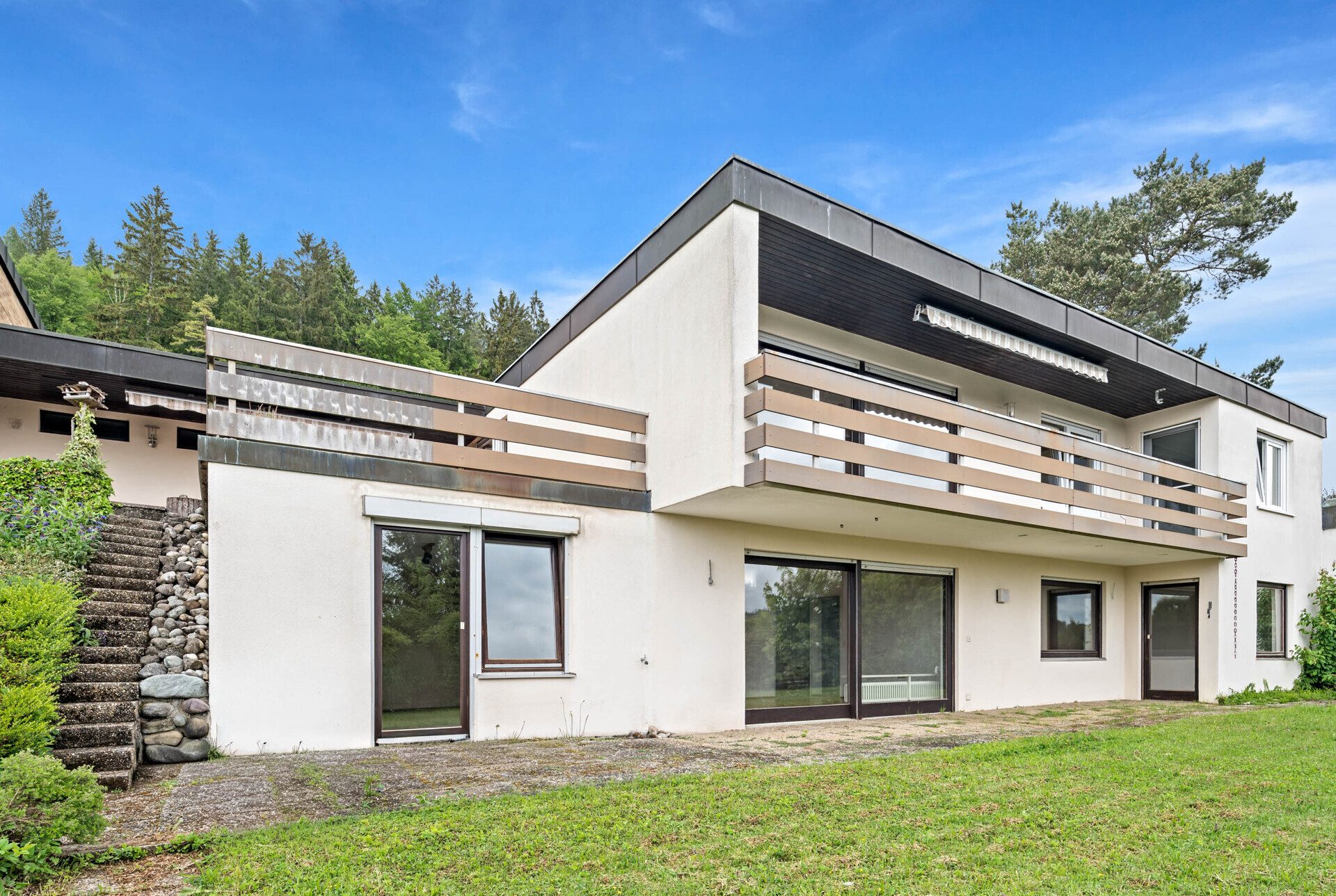 Ingo Leibinger Immobilienvermittlung - Immobilienangebot - Tuttlingen - Alle - PROVISIONSFREI - Lage-Lage-Lage-Einfamilienhaus mit Einliegerwohnung