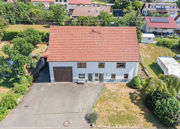 Ingo Leibinger Immobilienvermittlung - Immobilienangebot - Böttingen - Häuser - PROVISIONSFREI- Ländlicher Charme mit Potenzial- Einfamilienhaus in ruhiger Wohnlage