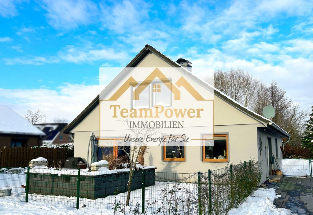 TeamPower Immobilien GmbH - Immobilienangebot - Struvenhütten - Alle - Großfamilien aufgepasst! Umfangreich modernisiertes Platzwunder auf dem Land