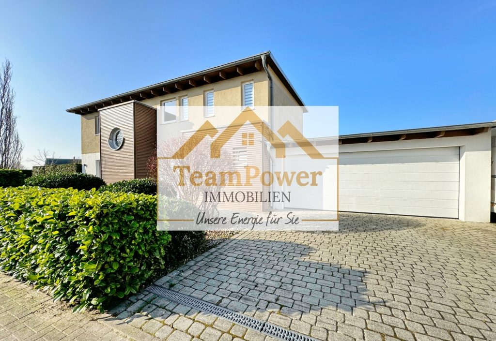 TeamPower Immobilien GmbH - Immobilienangebot - Bad Bramstedt - Alle - Exklusiver, offen gestalteter Familientraum direkt am Golfplatz!