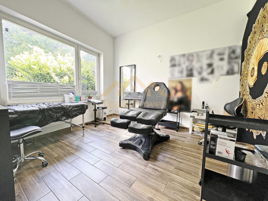 TeamPower Immobilien GmbH - Immobilienangebot - Bornhöved - Alle - Ihr neuer Standort in Bornhöved:
vielseitige Gewerbeeinheit mit 6
Räumen
