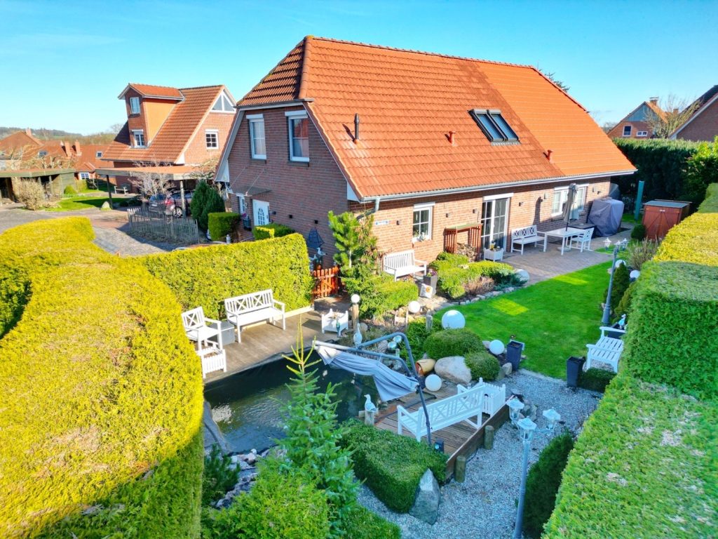 TeamPower Immobilien GmbH - Immobilienangebot - Schwentinental - Alle - Kinderlachen erwünscht: Geräumiges Haus mit modernem Anbau!