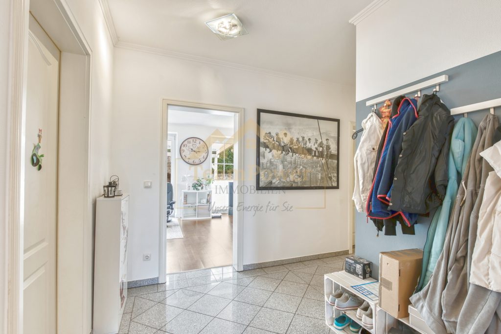 TeamPower Immobilien GmbH - Immobilienangebot - Großenaspe - Alle - Besondere Gewerbe-Immobilie - Arbeiten und Großzügiges Wohnen - Alles unter einem Dach !