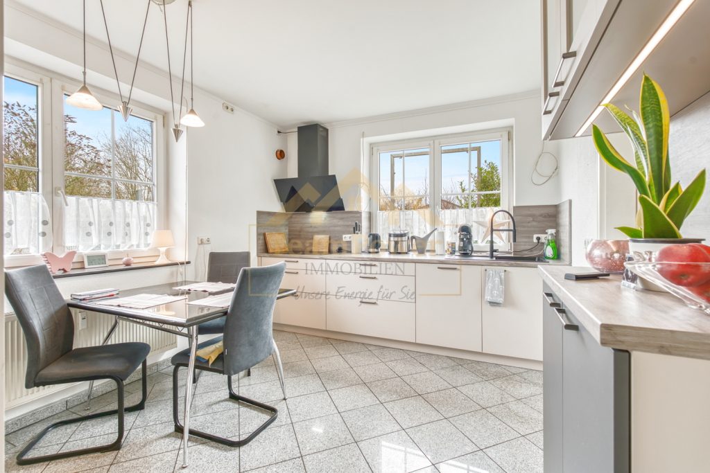 TeamPower Immobilien GmbH - Immobilienangebot - Großenaspe - Alle - Besondere Gewerbe-Immobilie - Arbeiten und Großzügiges Wohnen - Alles unter einem Dach !