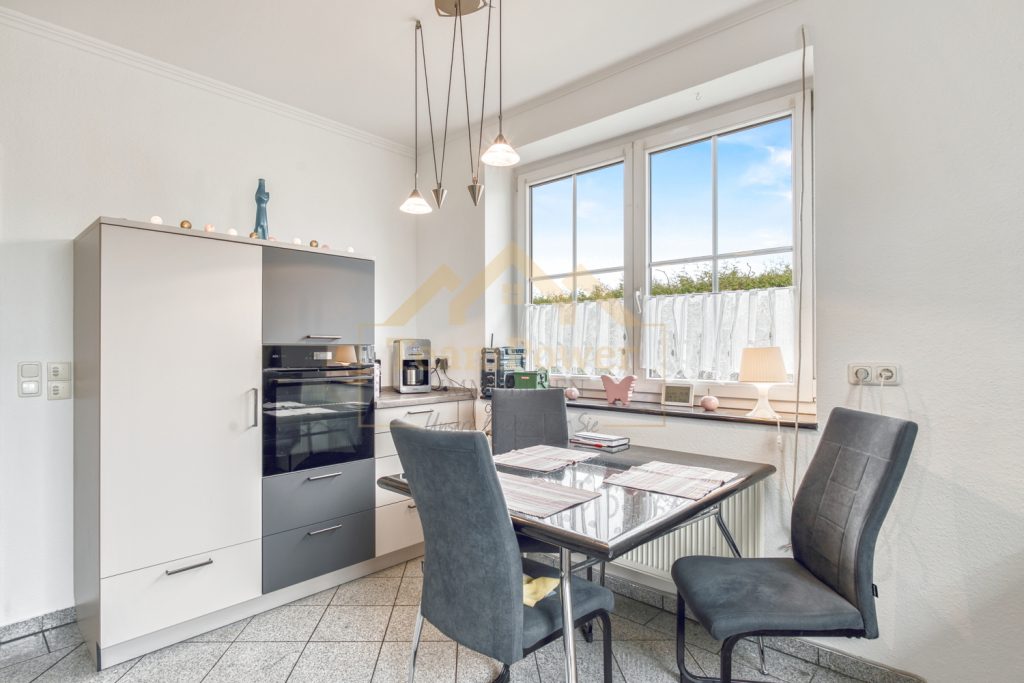 TeamPower Immobilien GmbH - Immobilienangebot - Großenaspe - Alle - Besondere Gewerbe-Immobilie - Arbeiten und Großzügiges Wohnen - Alles unter einem Dach !