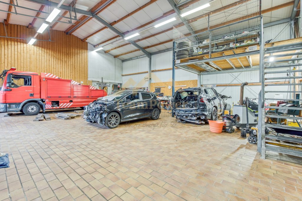 TeamPower Immobilien GmbH - Immobilienangebot - Großenaspe - Alle - Besondere Gewerbe-Immobilie - Arbeiten und Großzügiges Wohnen - Alles unter einem Dach !