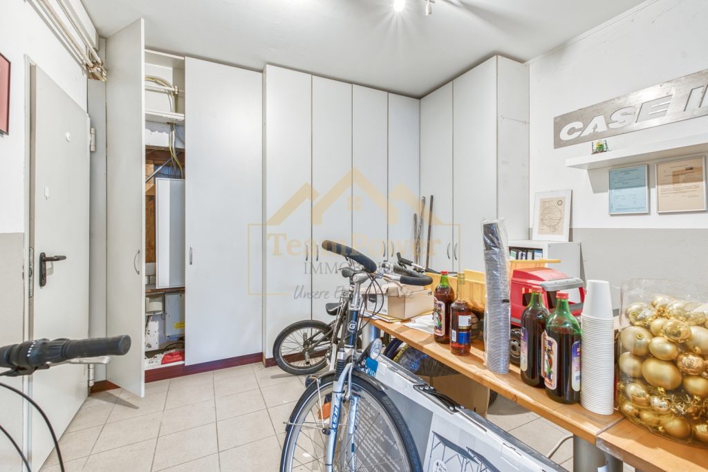 TeamPower Immobilien GmbH - Immobilienangebot - Großenaspe - Alle - Besondere Gewerbe-Immobilie - Arbeiten und Großzügiges Wohnen - Alles unter einem Dach !