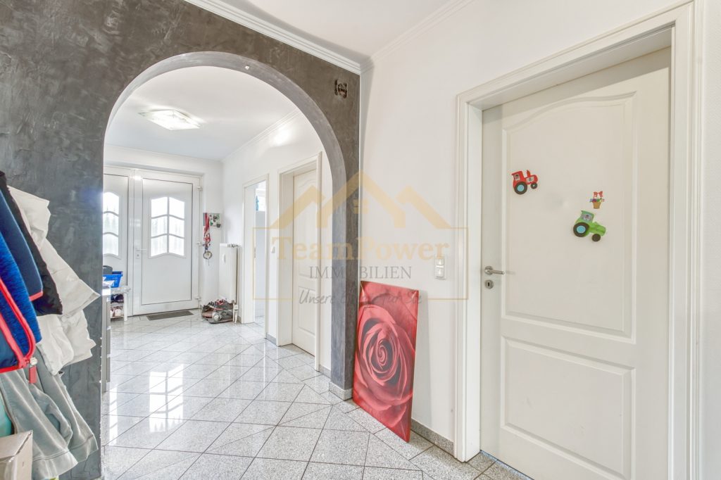 TeamPower Immobilien GmbH - Immobilienangebot - Großenaspe - Alle - Besondere Gewerbe-Immobilie - Arbeiten und Großzügiges Wohnen - Alles unter einem Dach !