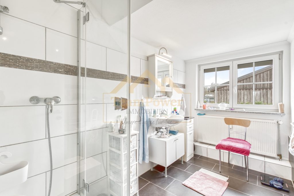 TeamPower Immobilien GmbH - Immobilienangebot - Großenaspe - Alle - Besondere Gewerbe-Immobilie - Arbeiten und Großzügiges Wohnen - Alles unter einem Dach !