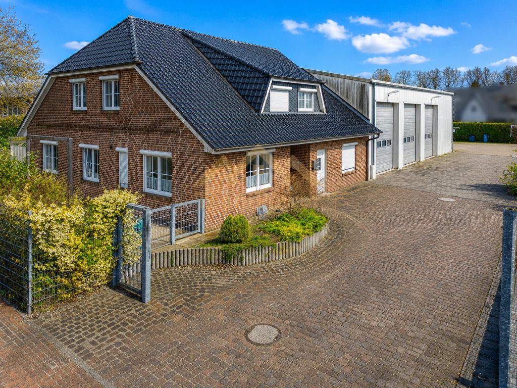 TeamPower Immobilien GmbH - Immobilienangebot - Großenaspe - Alle - Besondere Gewerbe-Immobilie - Arbeiten und Großzügiges Wohnen - Alles unter einem Dach !