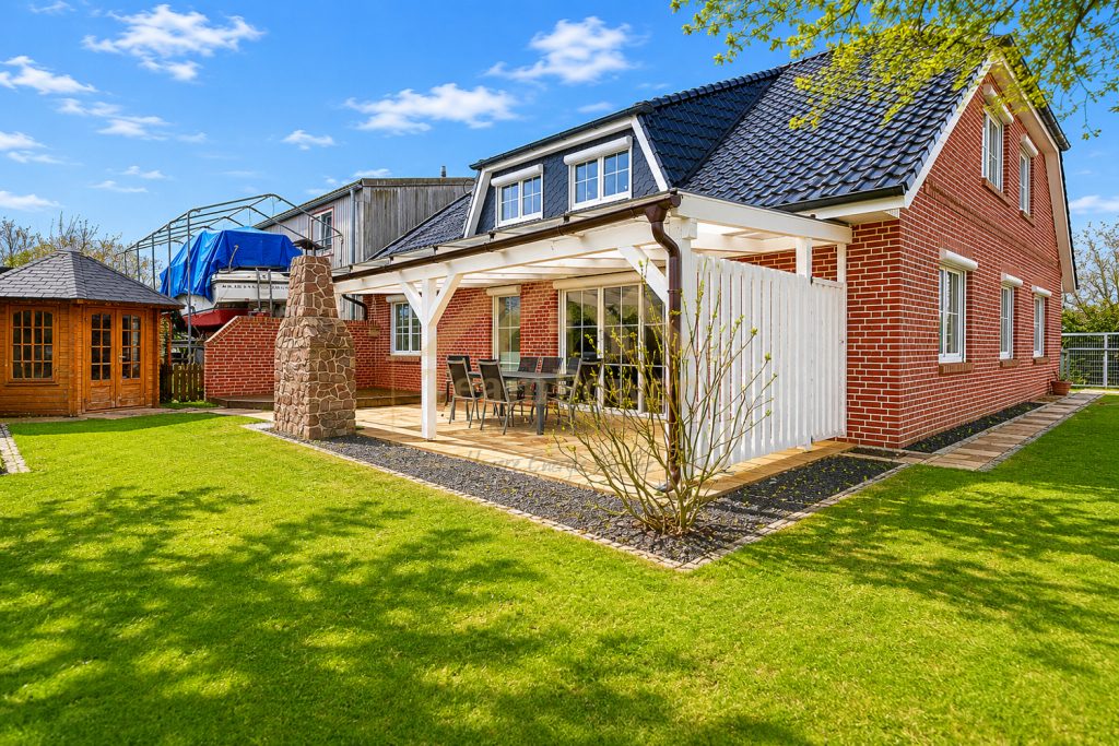 TeamPower Immobilien GmbH - Immobilienangebot - Großenaspe - Alle - Besondere Gewerbe-Immobilie - Arbeiten und Großzügiges Wohnen - Alles unter einem Dach !