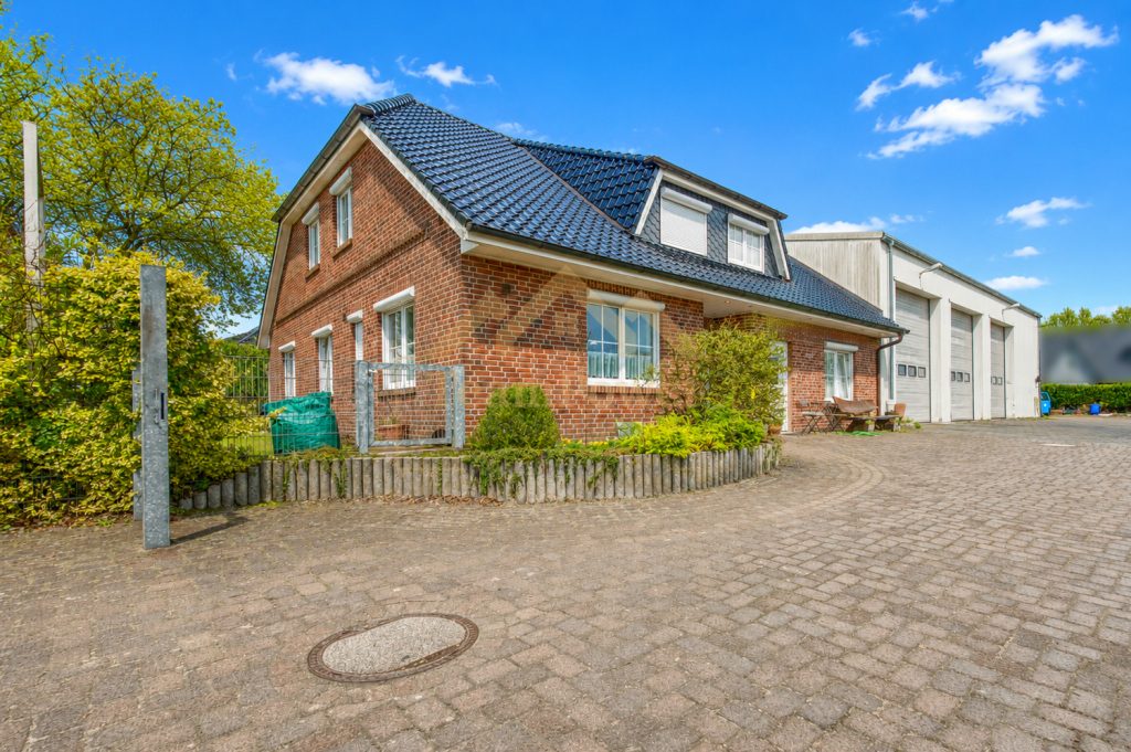 TeamPower Immobilien GmbH - Immobilienangebot - Großenaspe - Alle - Besondere Gewerbe-Immobilie - Arbeiten und Großzügiges Wohnen - Alles unter einem Dach !