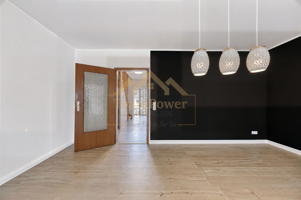 TeamPower Immobilien GmbH - Immobilienangebot - Neumünster - Alle - Mehr als ein Zuhause –
Ihr Familienglück mit großem Garten