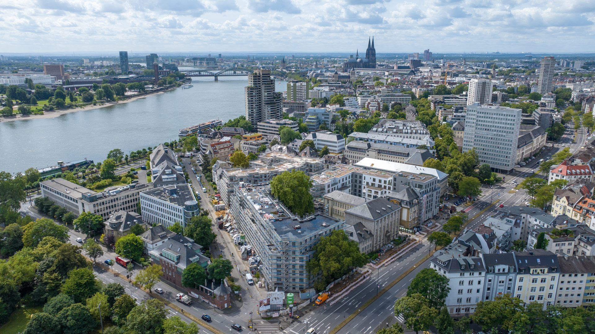 Immobilienangebot - Köln - Wohnung - Viva Agrippina: Ihre perfekte Familienoase mit Blick auf eine einmalige Platane