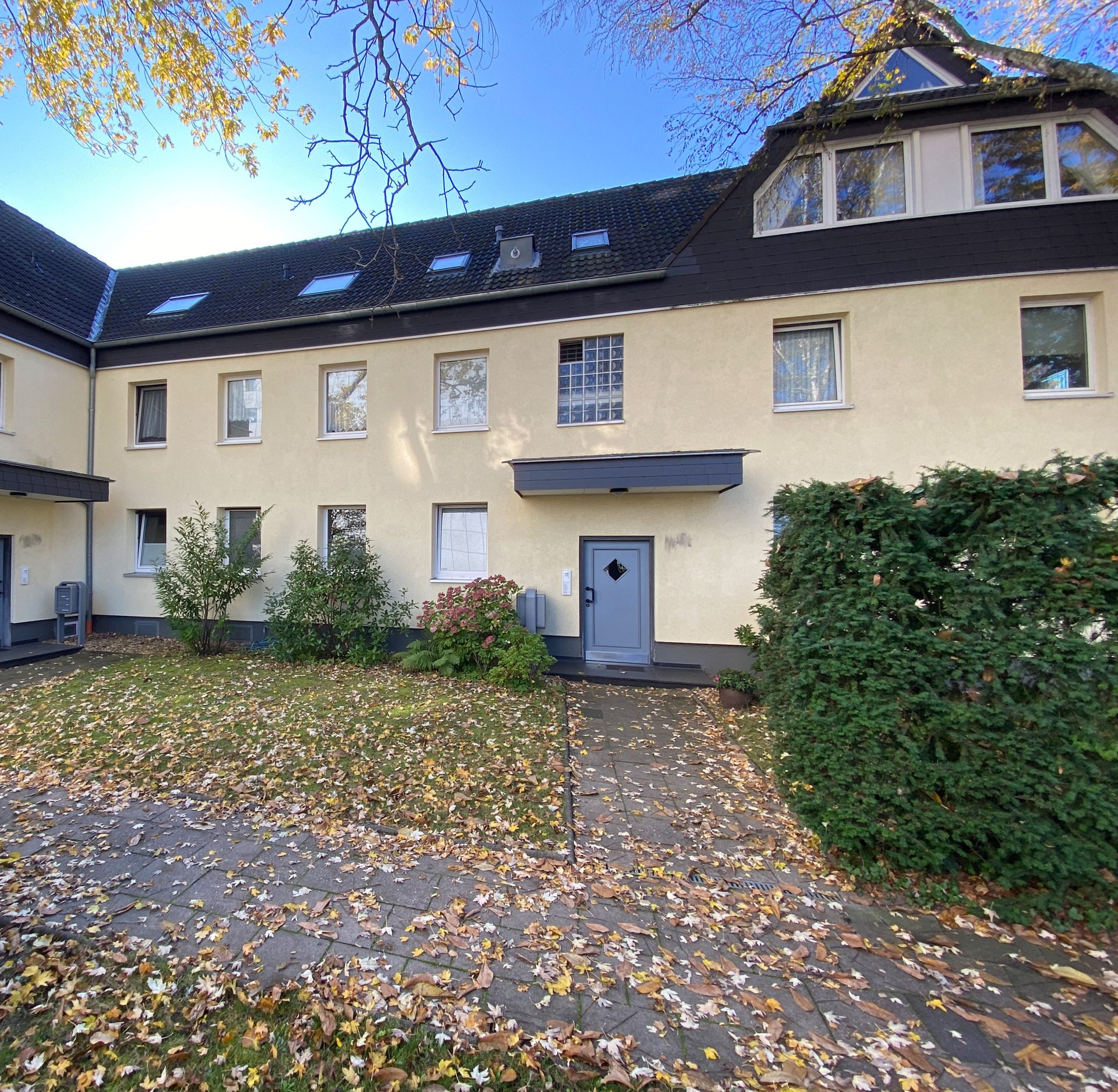 Immobilienangebot - Köln - Wohnung - Wohnen im Grünen mit eigenem Garten
