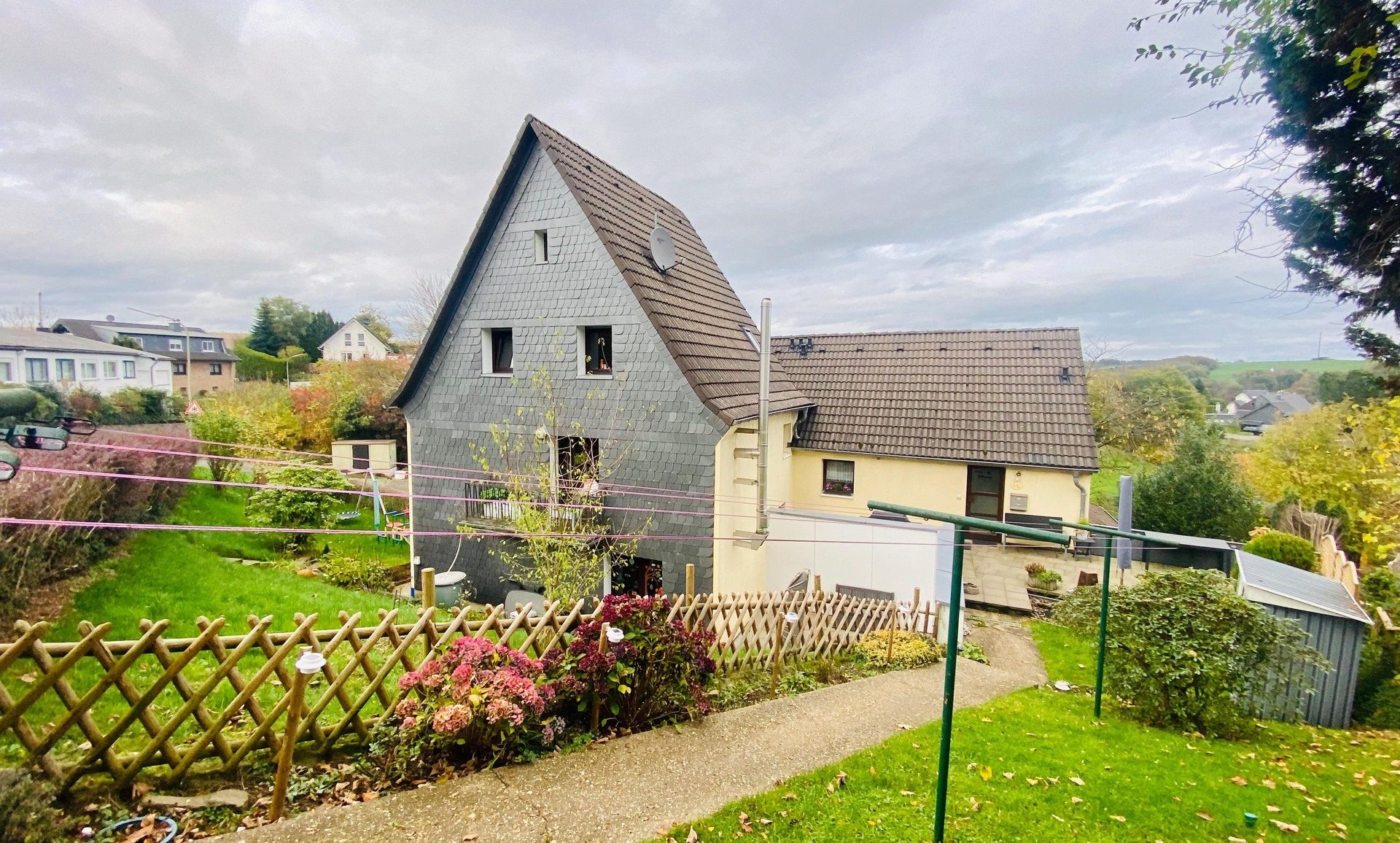 Immobilienangebot - Kürten - Haus - Top gepflegtes 4-Familienhaus in Kürten!