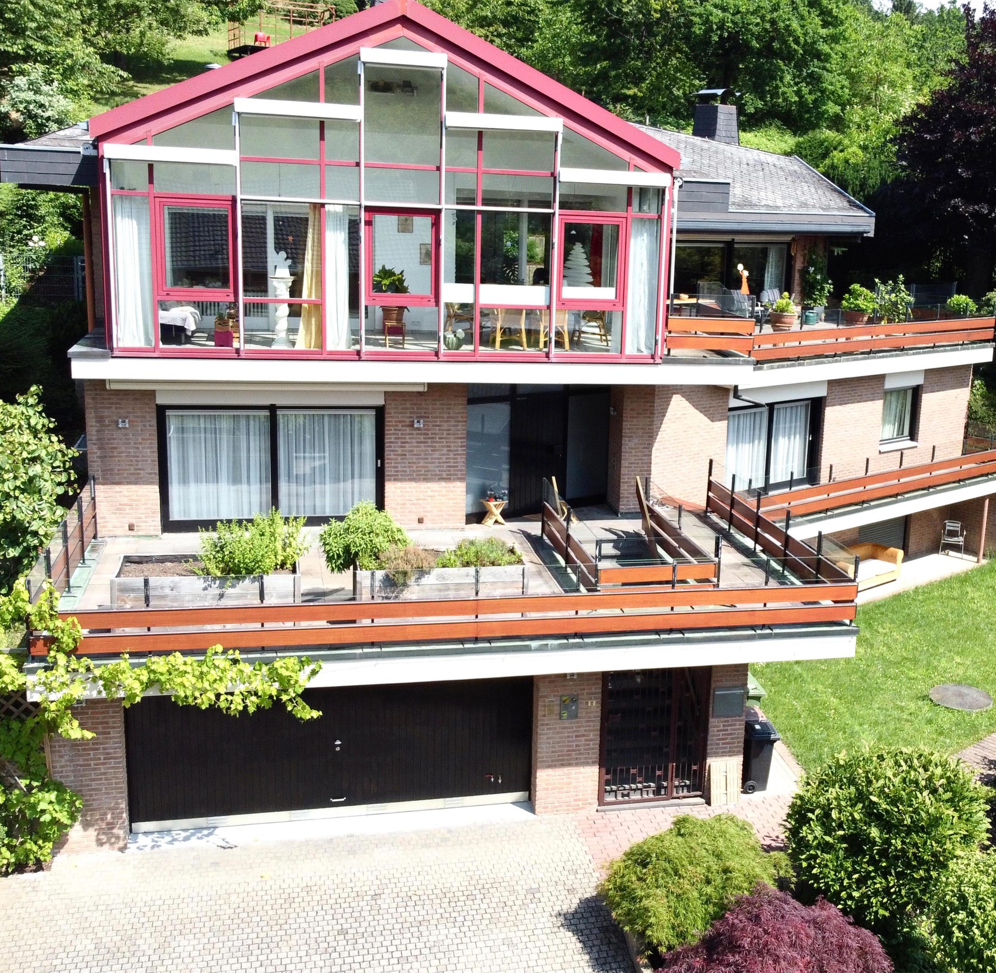 S Immobilienpartner GmbH - Immobilienangebot - Alfter - Alfter - Einfamilienhaus - Außergewöhnliche Architektur mit Blick über´s Siebengebirge!