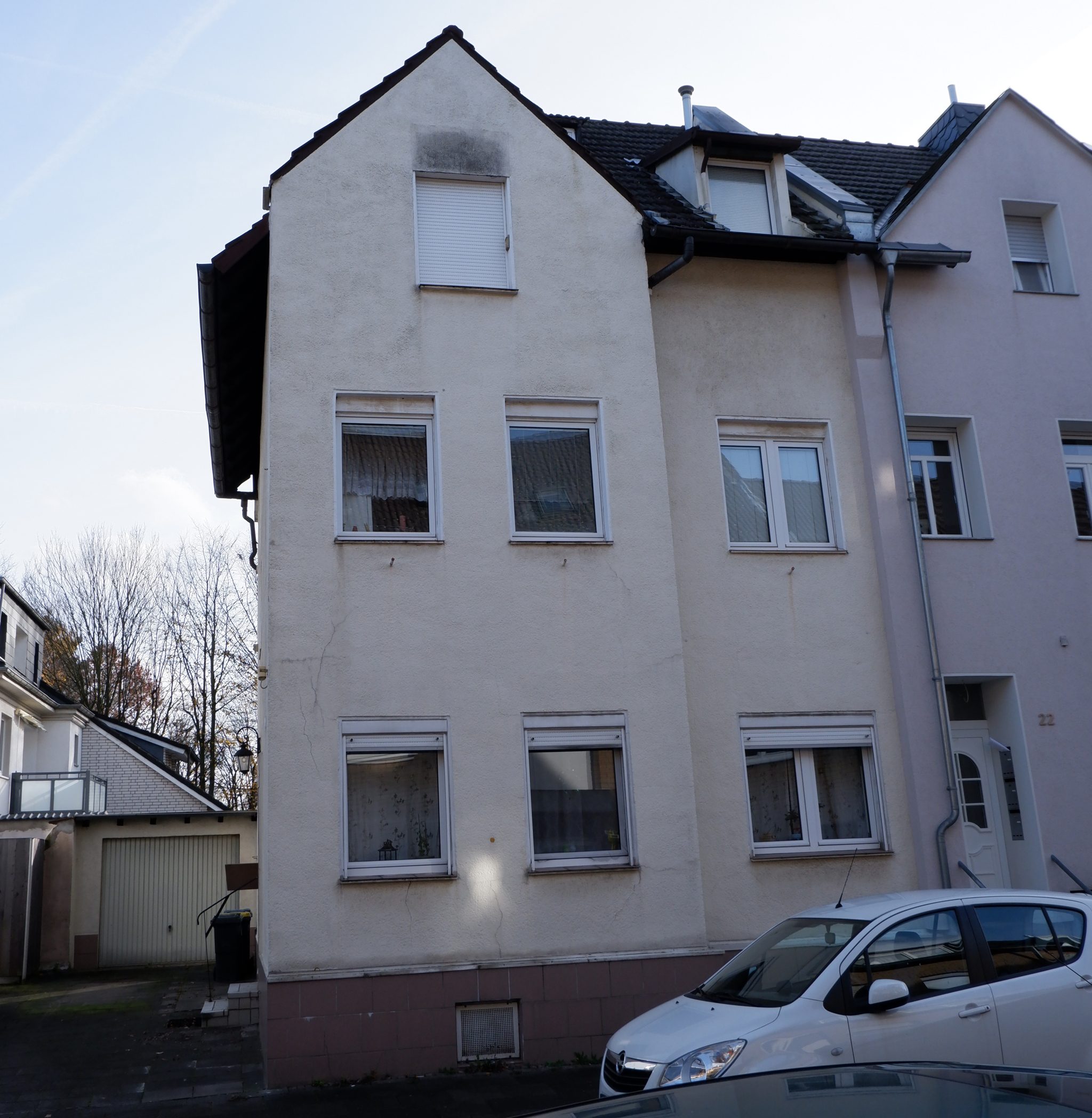 S Immobilienpartner GmbH - Immobilienangebot - Köln - Stammheim - Stammheim (Köln) - Einfamilienhaus mit Einliegerwohnung - Seltene Gelegenheit