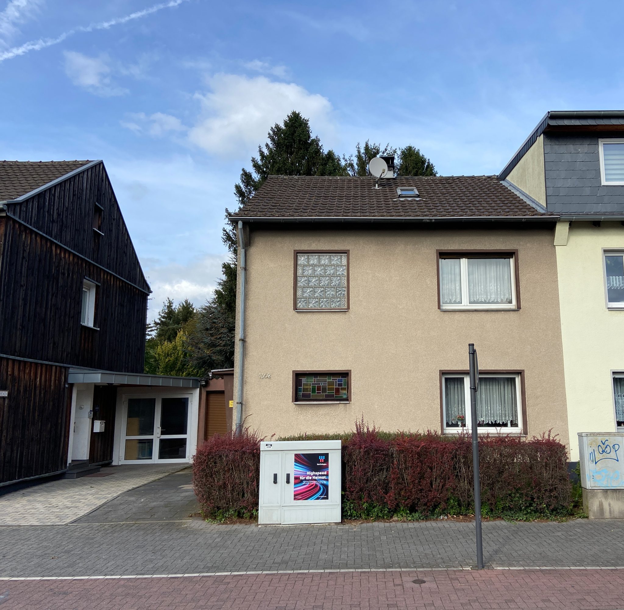 S Immobilienpartner GmbH - Immobilienangebot - Köln - Weiden - Weiden - Doppelhaushälfte - Ein- Zweifamilienhaus mit Potential + großem Garten