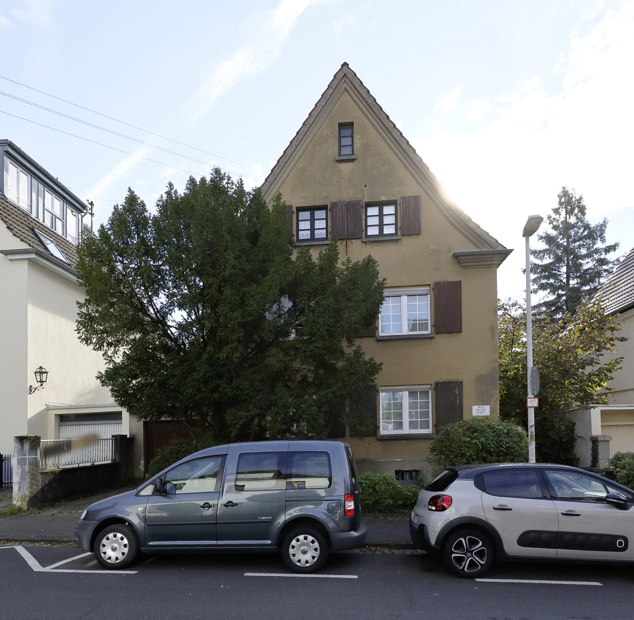 S Immobilienpartner GmbH - Immobilienangebot - Bonn - Ramersdorf - Ramersdorf - Einfamilienhaus mit Einliegerwohnung - Platz ohne Ende!