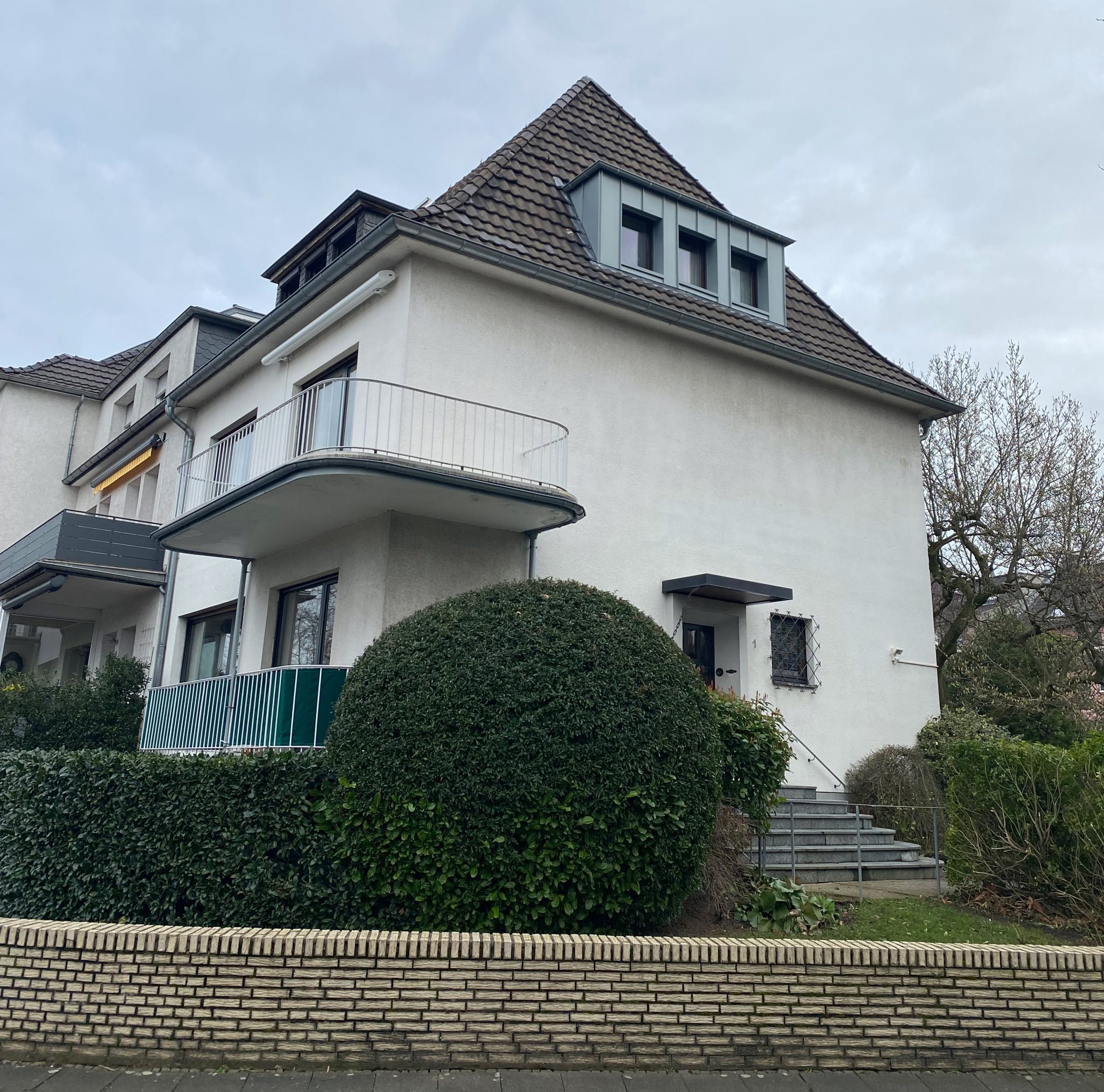 S Immobilienpartner GmbH - Immobilienangebot - Köln - Porz Mitte - Porz - Einfamilienhaus - Rarität am Rhein!