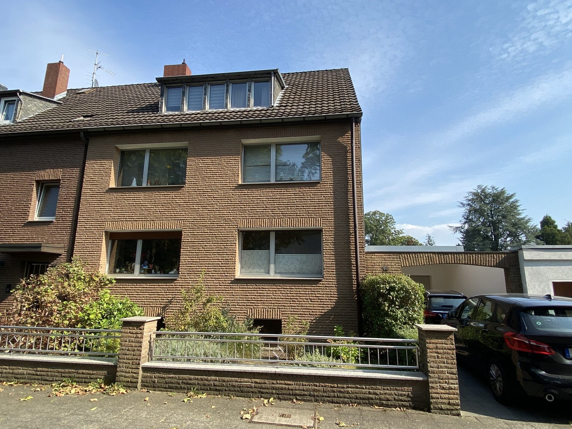 Immobilienangebot - Düsseldorf / Unterrath - Haus - Investment in Unterrath