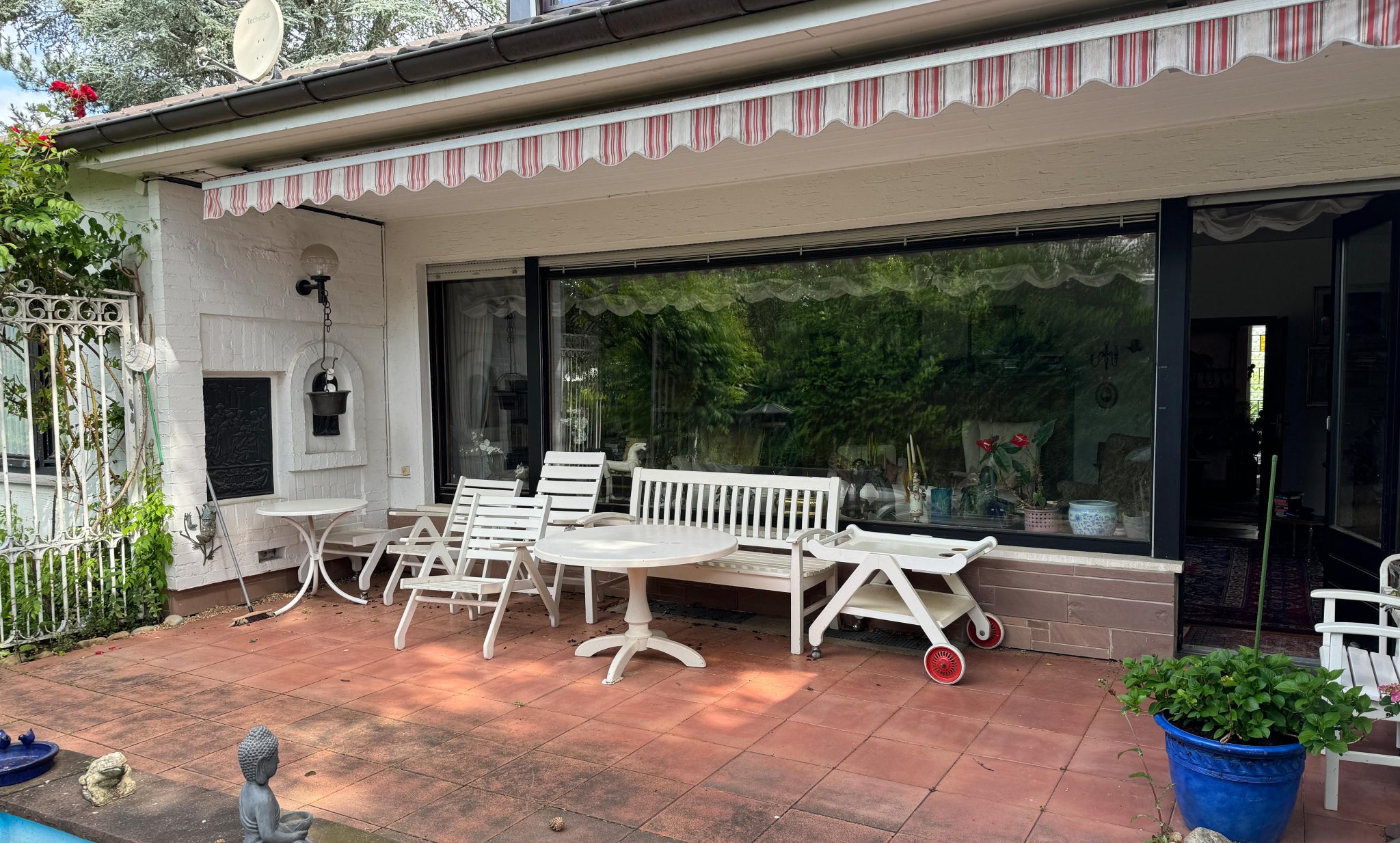 S Immobilienpartner GmbH - Immobilienangebot - Düren - Lendersdorf - Düren - Einfamilienhaus - Stilvoller Winkelbungalow - eine absolute Rarität
