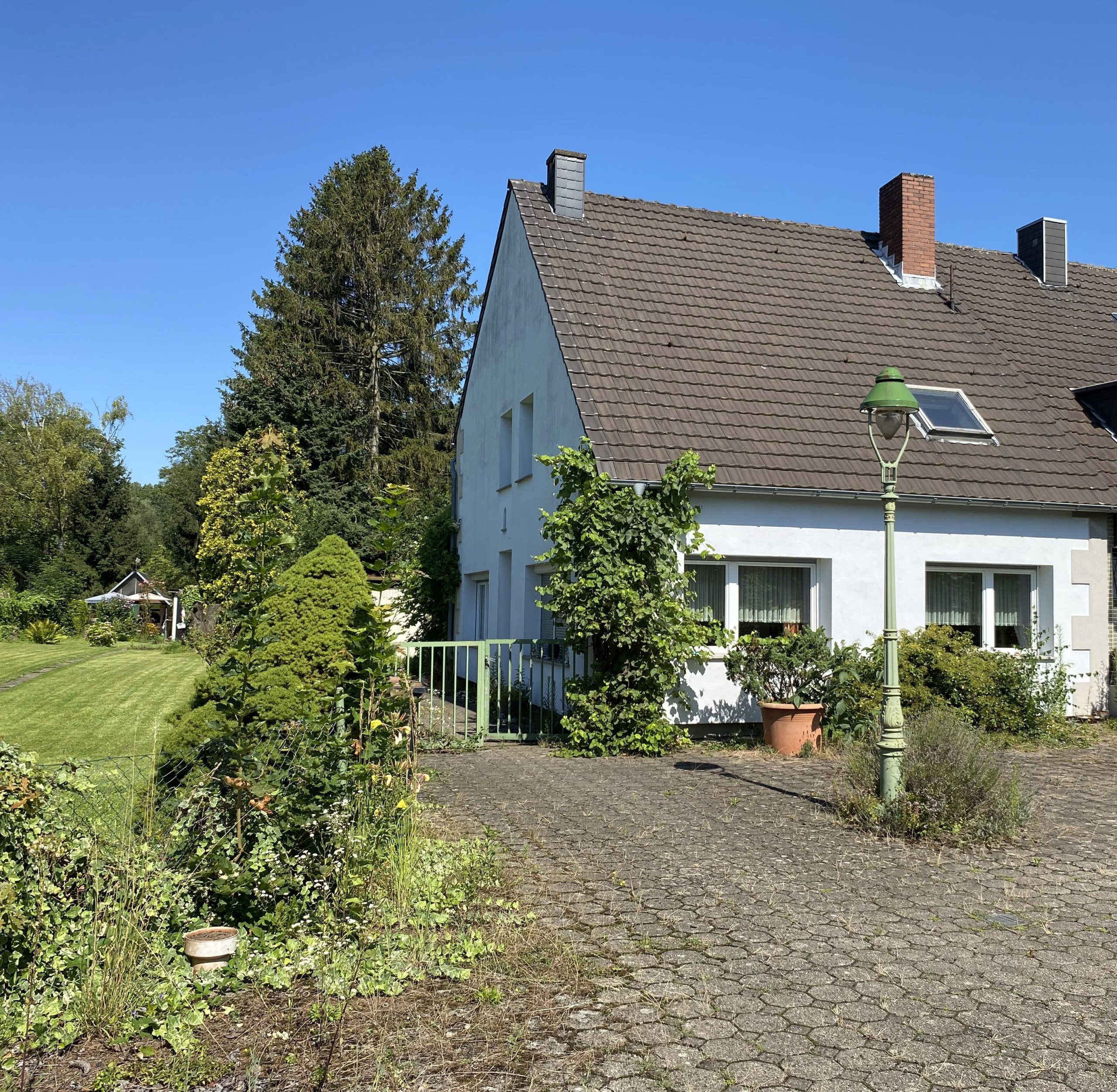 S Immobilienpartner GmbH - Immobilienangebot - Köln - Flittard - Flittard - Doppelhaushälfte - Altes Haus auf großem Grundstück