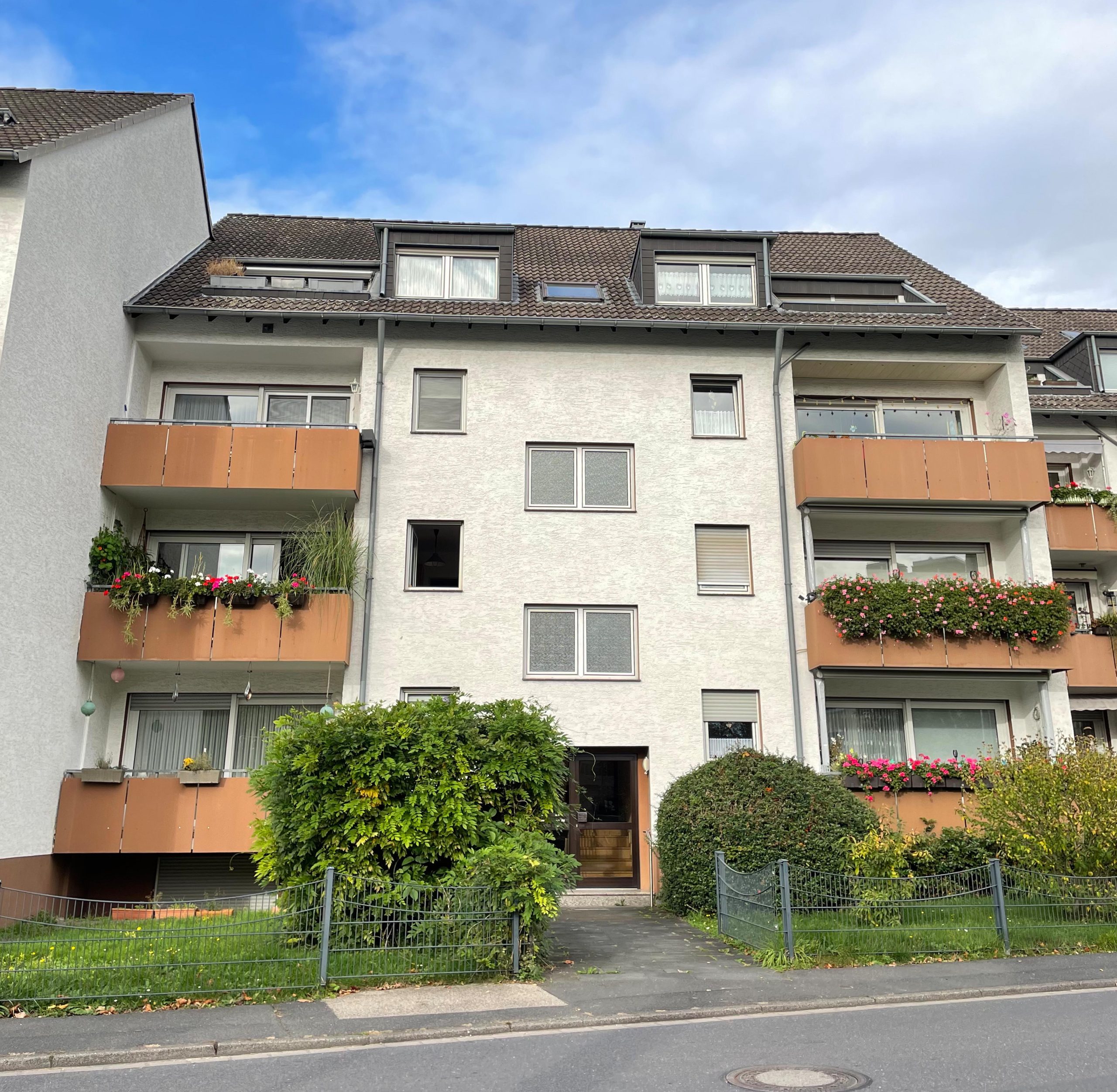 S Immobilienpartner GmbH - Immobilienangebot - Bonn - Holzlar - Holzlar  - Dachgeschosswohnung - 3-Zimmer-Eigentumswohnung in Bonn - Holzlar