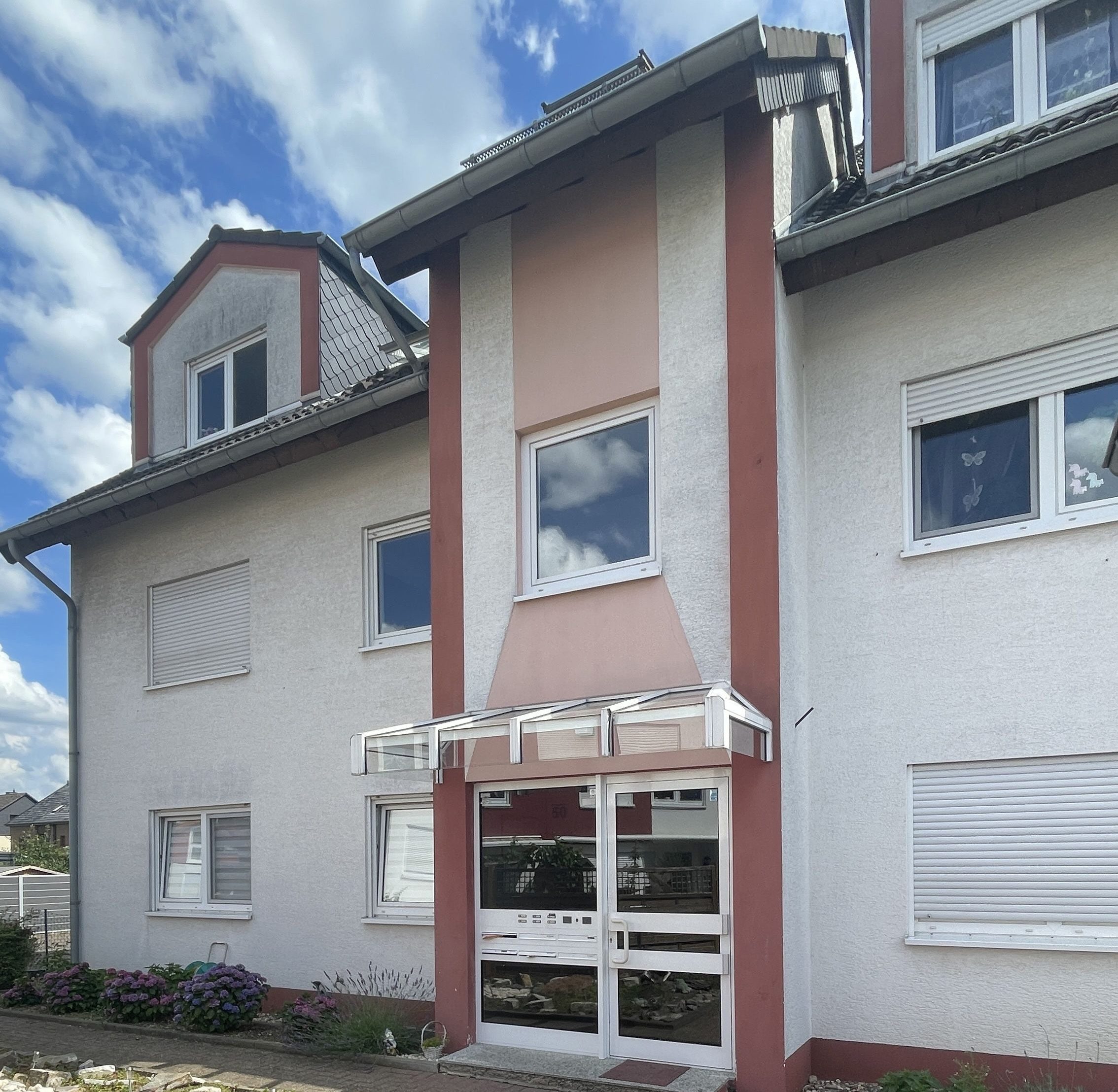 S Immobilienpartner GmbH - Immobilienangebot - Leverkusen - Rheindorf - Rheindorf - Mehrfamilienhaus (Invest.) - Niedrigzinsen gefällig?