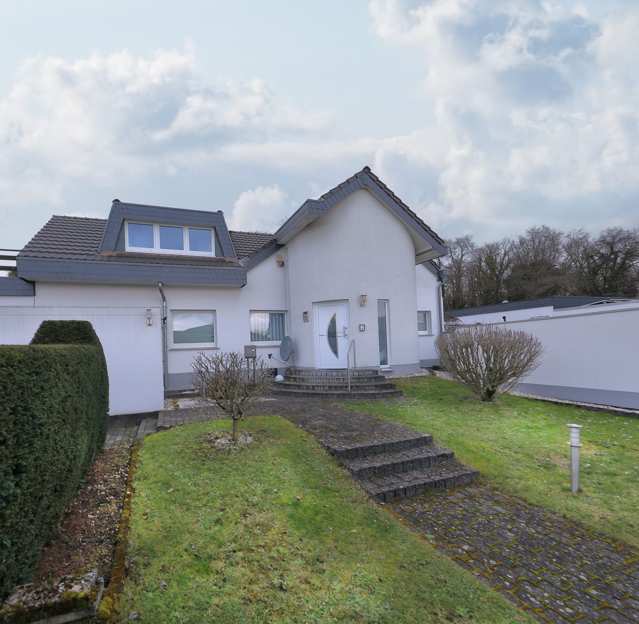 S Immobilienpartner GmbH - Immobilienangebot - Bonn - Ückesdorf - Ückesdorf - Einfamilienhaus - Ein- oder Mehrfamilienhaus in Bonn - Ückesdorf