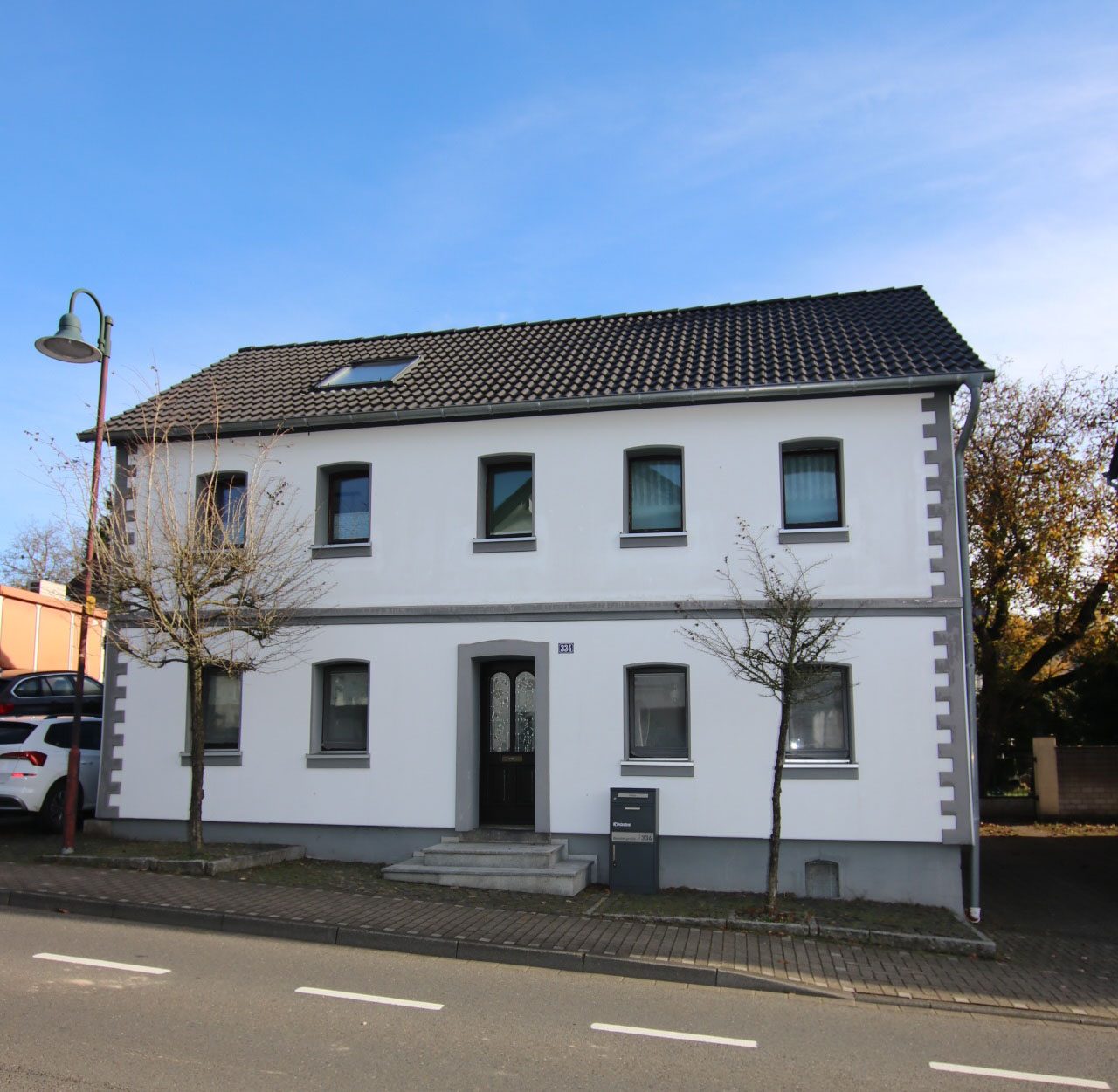 S Immobilienpartner GmbH - Immobilienangebot - Rösrath - Forsbach - Forsbach - Mehrfamilienhaus (Invest.) - Individualität am Königsforst!