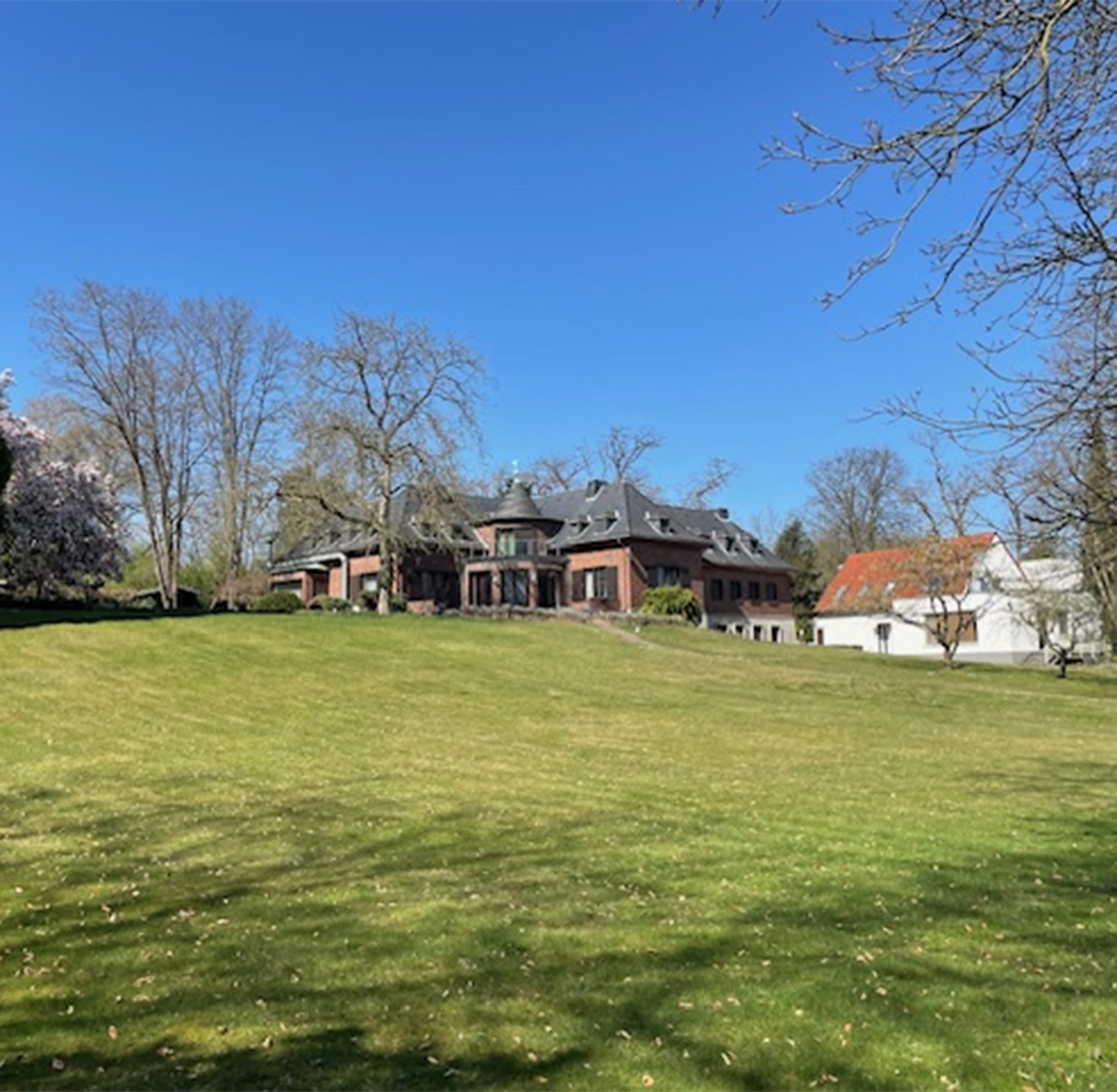 S Immobilienpartner GmbH - Immobilienangebot - Köln - Hahnwald - Hahnwald - Einfamilienhaus - Herrschaftliches Anwesen mit Gästehaus
