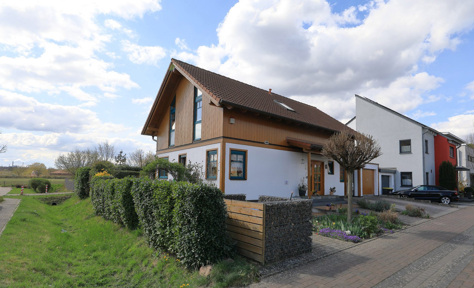 Immobilienangebot - Hürth / Efferen - Haus - Freistehendes Einfamilienhaus mit mediterranen Charme und Wärmepumpe