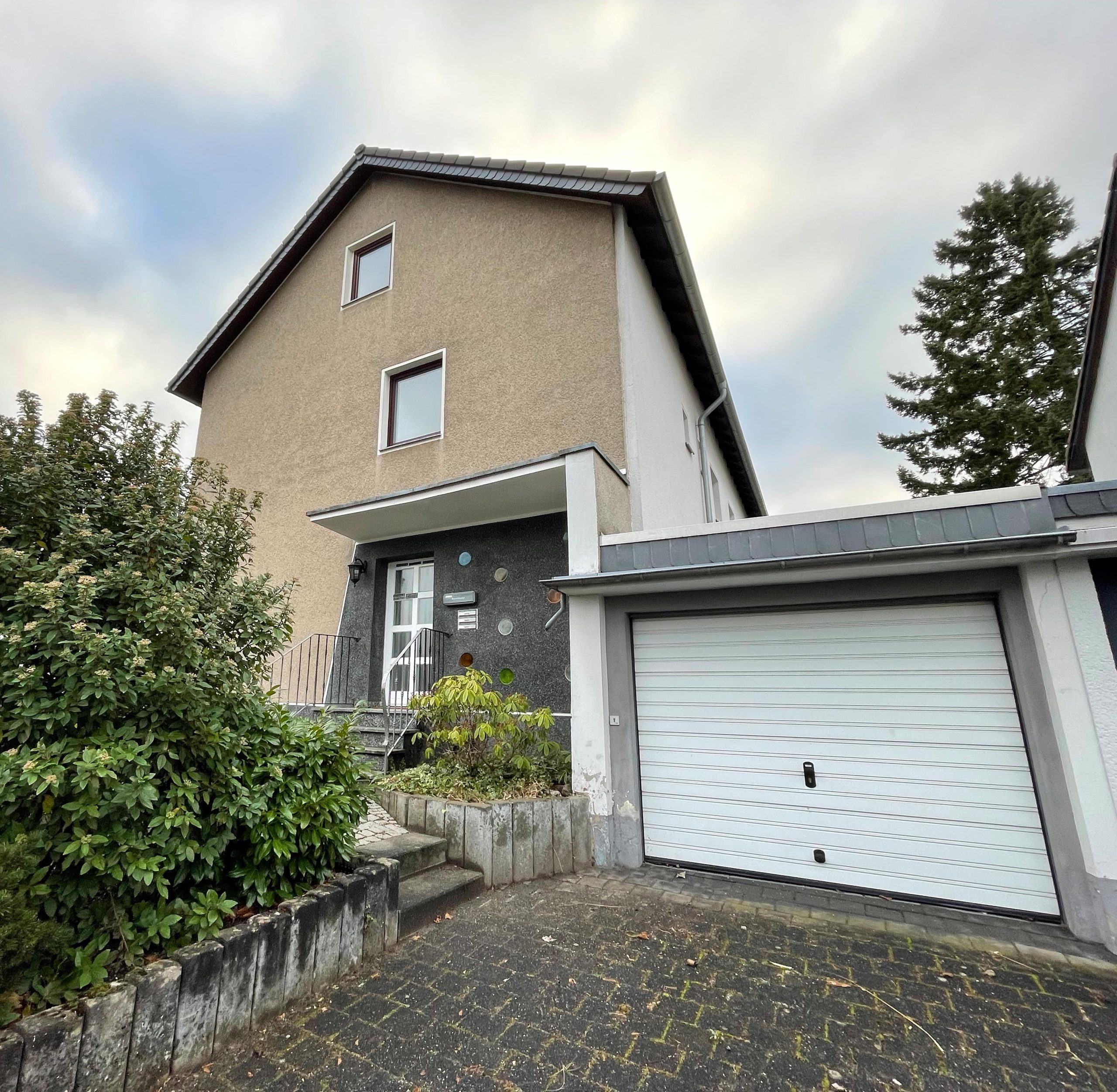S Immobilienpartner GmbH - Immobilienangebot - Bonn - Lannesdorf - Lannesdorf  - Mehrfamilienhaus - Dreifamilienhaus in Bonn - Lannesdorf