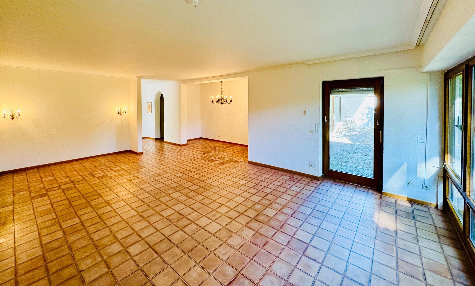 Immobilienangebot - Bonn / Schweinheim - Wohnung - Wohnen wie im Bungalow!