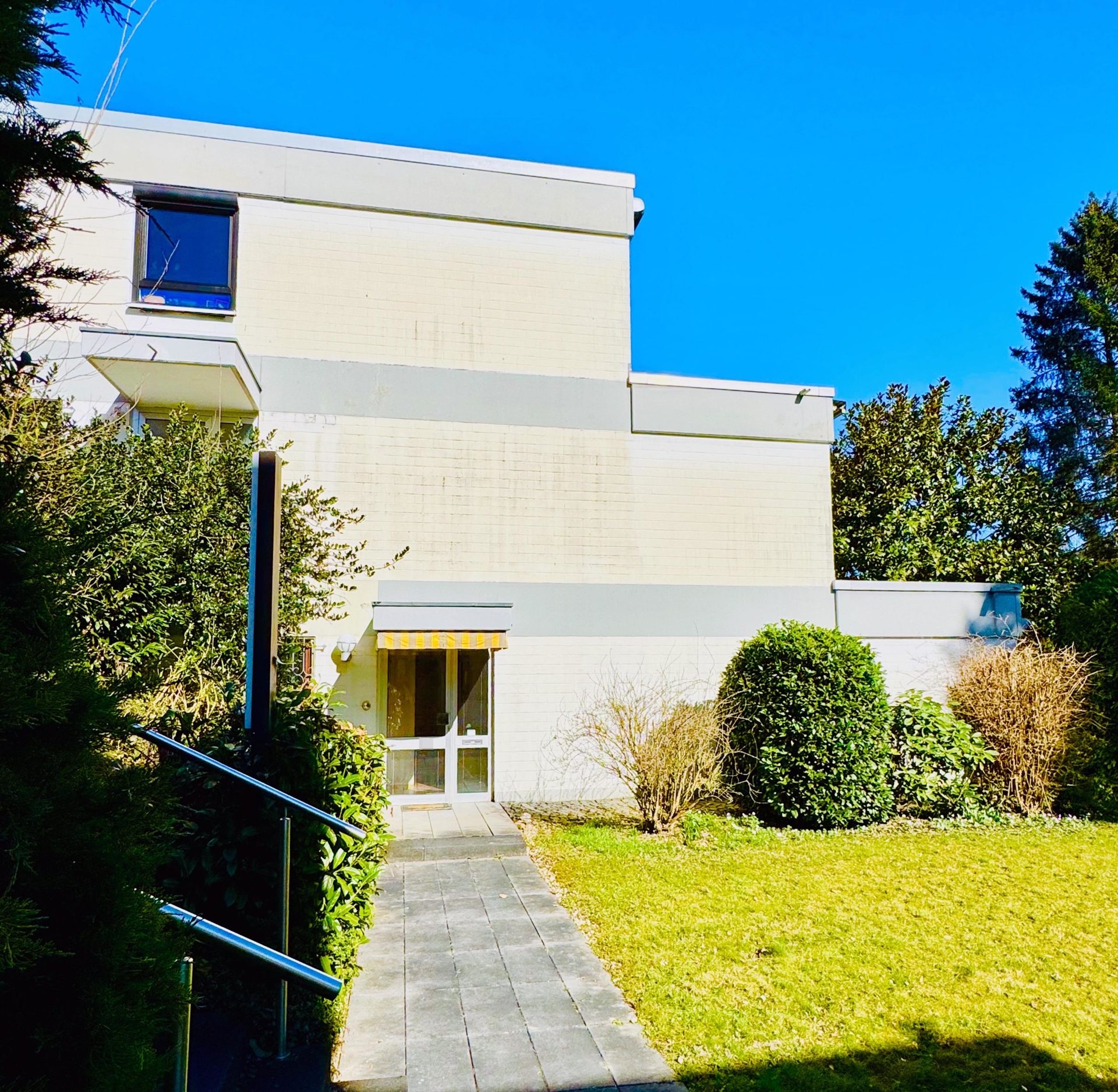 Immobilienangebot - Bonn / Schweinheim - Wohnung - Wohnen wie im Bungalow!