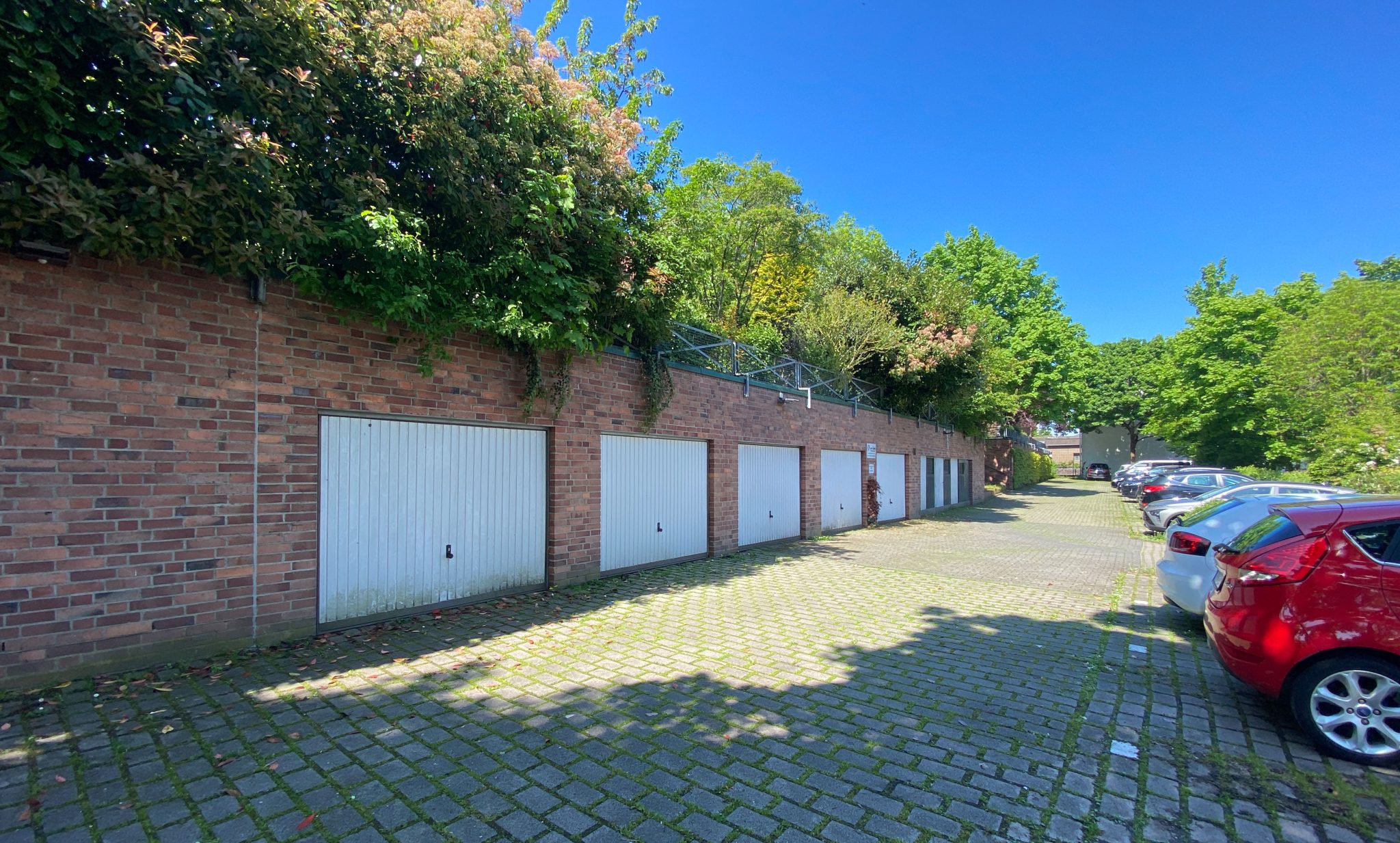 S Immobilienpartner GmbH - Immobilienangebot - Köln - Bocklemünd/Mengenich - Bocklemünd/Mengenich - Reihenmittelhaus - Seltene Gelegenheit im historischen Arnoldshof: Haus mit Garten, Terrasse und Garage