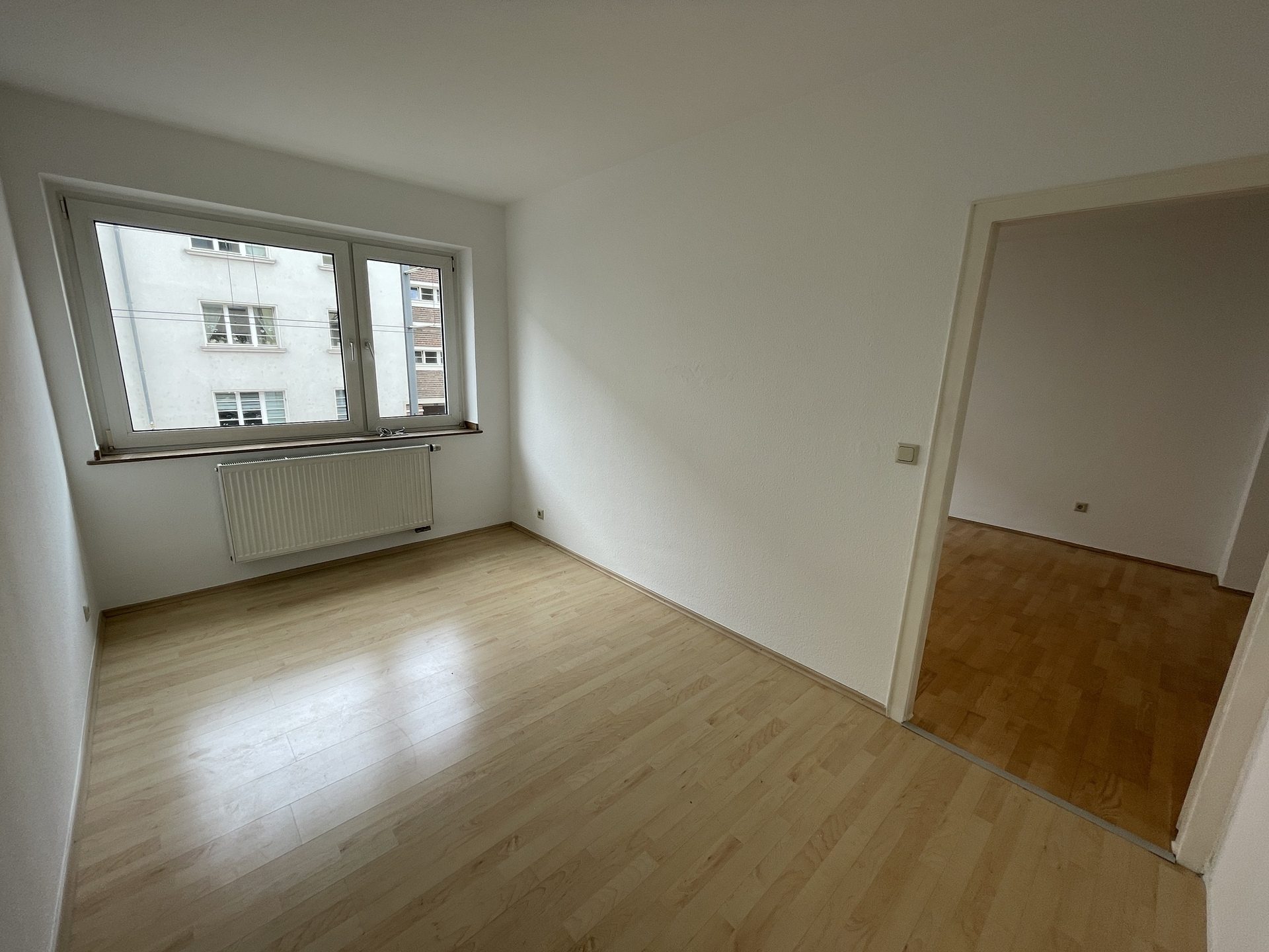 Immobilienangebot - Köln - Haus - Guter Wohnungsmix plus Stellplätze!