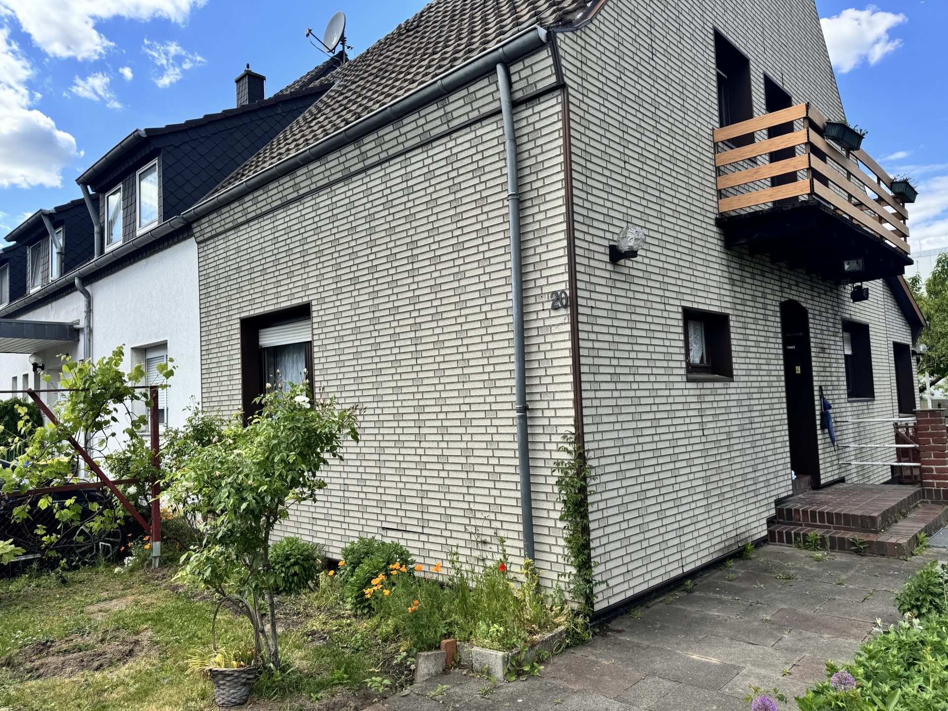 Immobilienangebot - Köln / Flittard - Haus - Gestalten Sie neu!