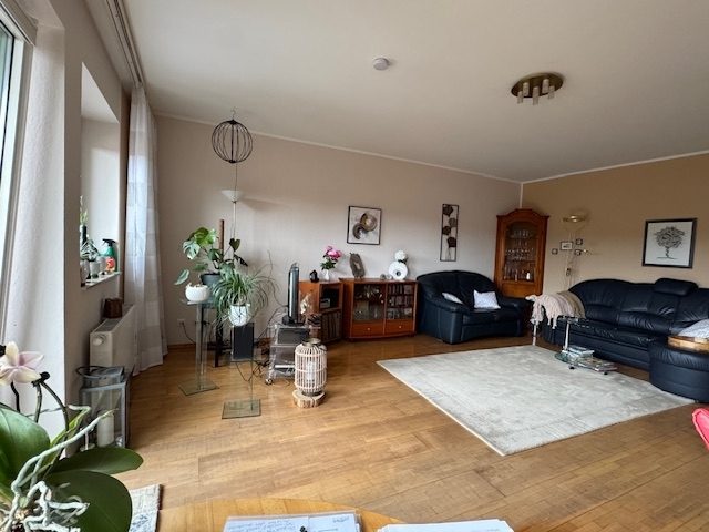 Immobilienangebot - Hürth / Efferen - Wohnung - Moderne 3-Zimmer-Wohnung mit Balkon in begehrter Lage – jetzt entdecken!