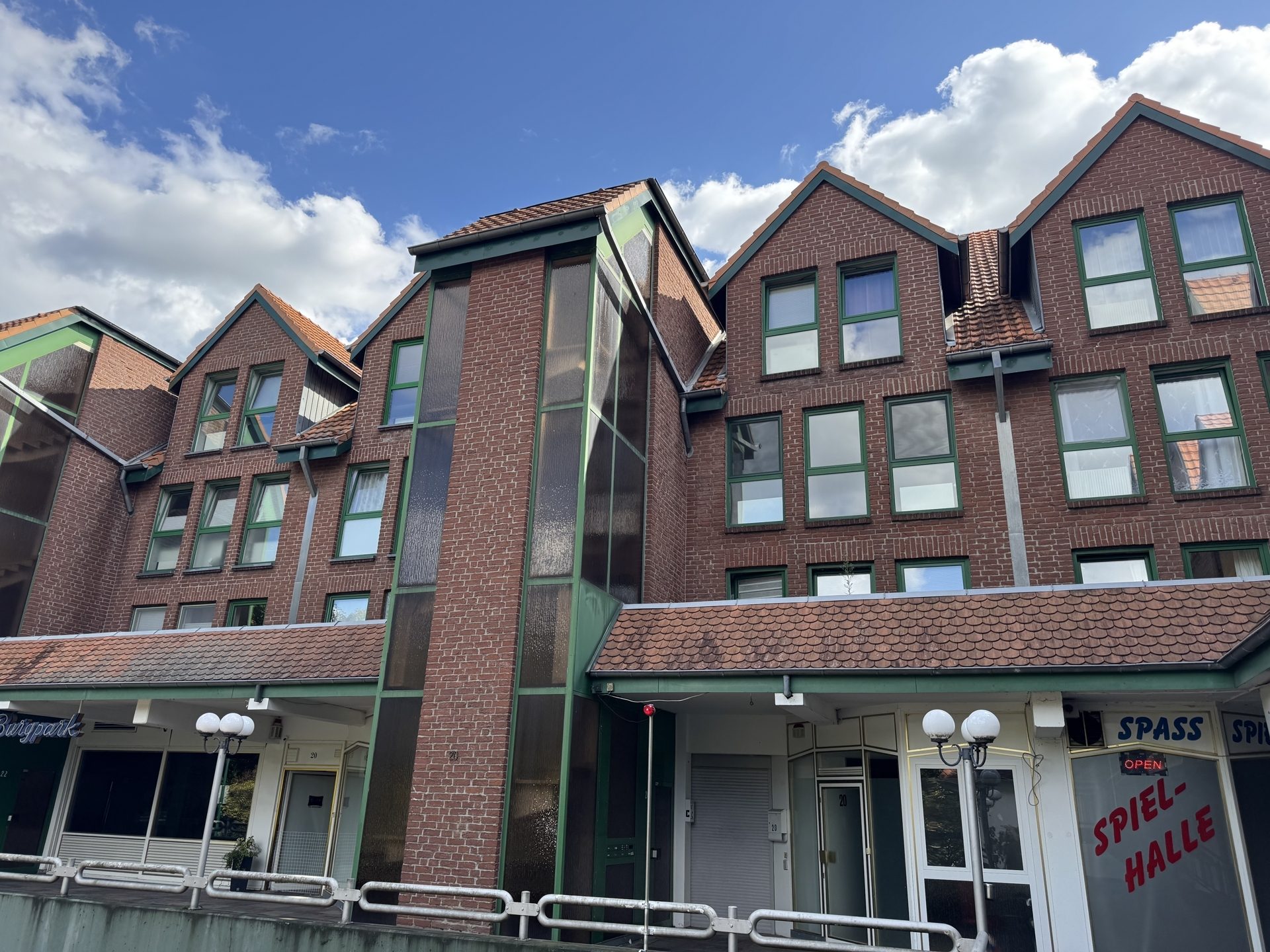 Immobilienangebot - Hürth / Efferen - Wohnung - Moderne 3-Zimmer-Wohnung mit Balkon in begehrter Lage – jetzt entdecken!