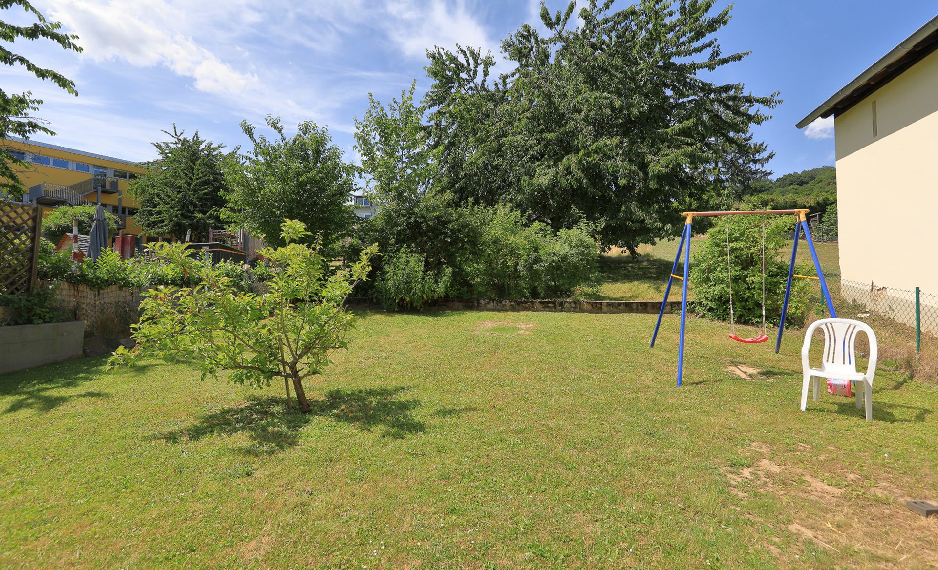 Immobilienangebot - Bonn - Lannesdorf - Alle - Ideales Anlageobjekt in Bonn – Drei Wohnungen, drei Garagen, zentrale Lage