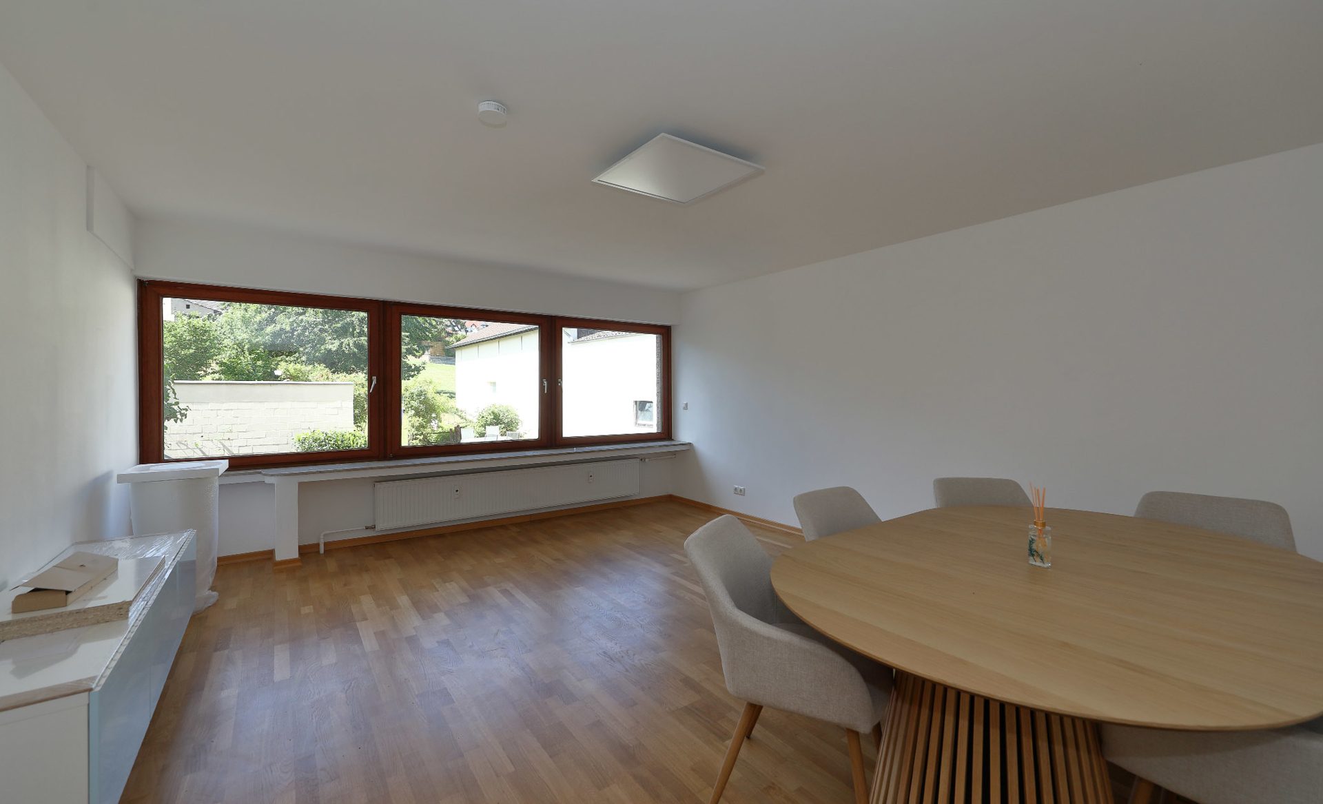 Immobilienangebot - Bonn - Lannesdorf - Alle - Ideales Anlageobjekt in Bonn – Drei Wohnungen, drei Garagen, zentrale Lage