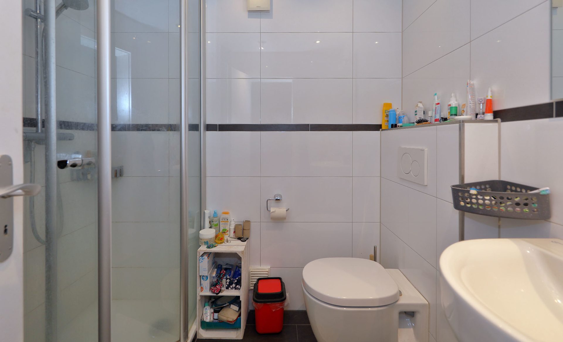 Immobilienangebot - Bonn - Lannesdorf - Alle - Ideales Anlageobjekt in Bonn – Drei Wohnungen, drei Garagen, zentrale Lage