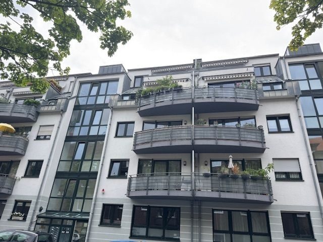 Immobilienangebot - Köln / Neuehrenfeld - Wohnung - Modernes Wohnen im Dachgeschoss in begehrter Lage von Köln-Neuehrenfeld
